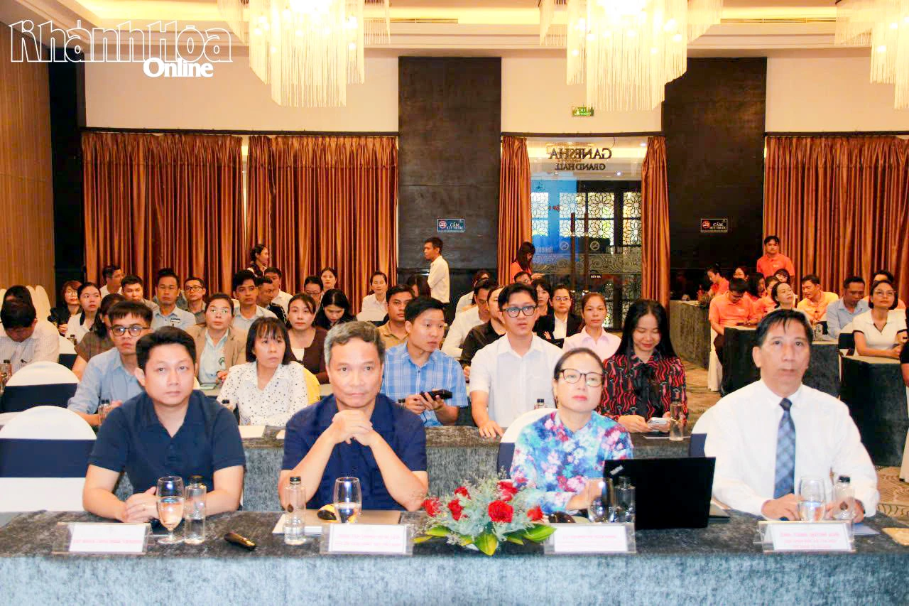 Các đại biểu tham dự hội nghị. 