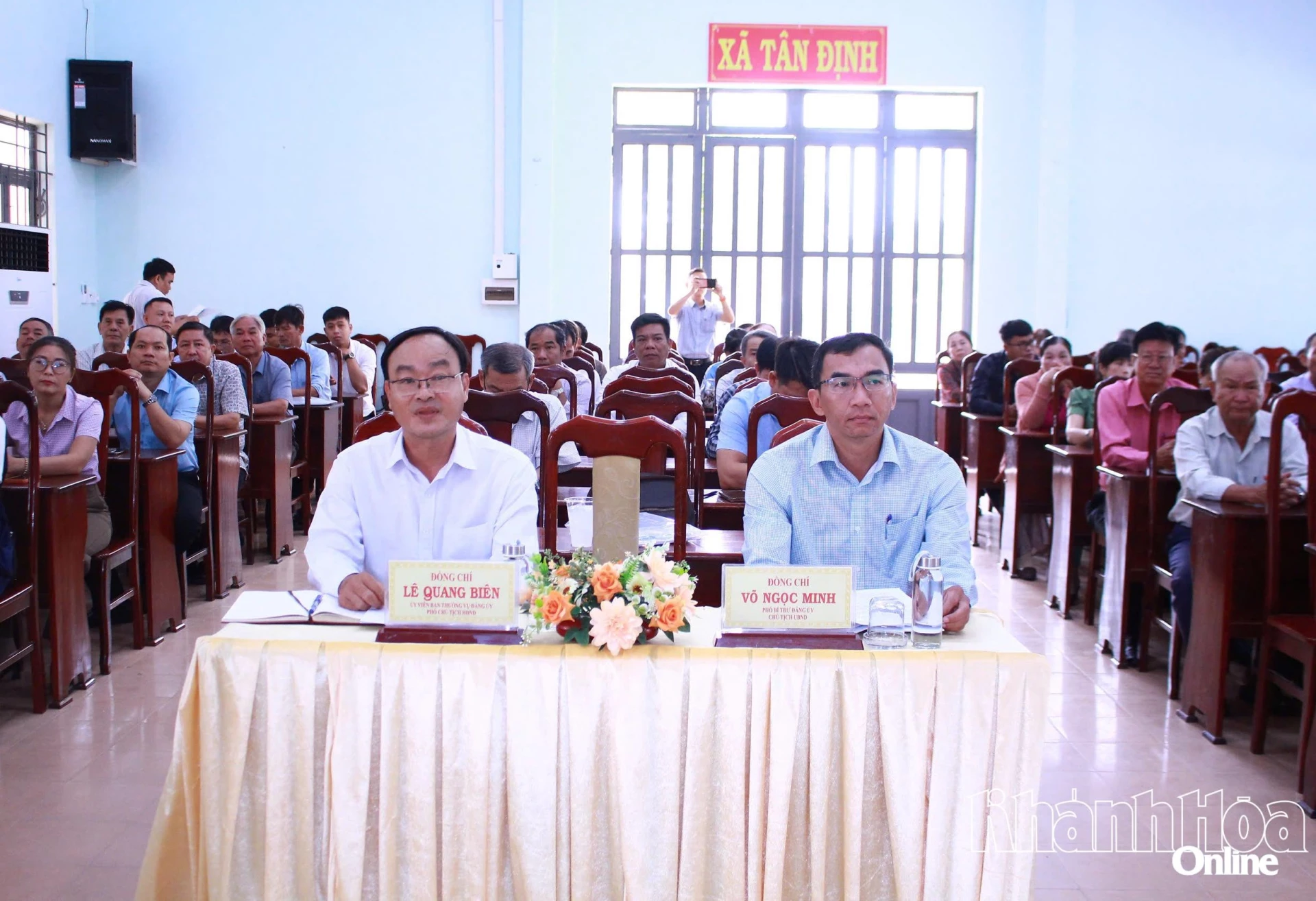 Quang cảnh buổi tiếp xúc. 