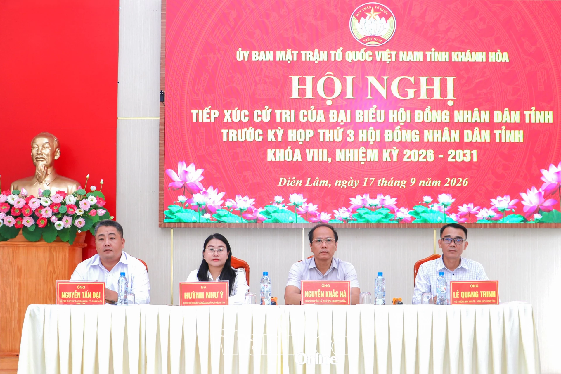 Đồng chí Nguyễn Khắc Hà và các đại biểu HĐND tỉnh tiếp xúc cử tri xã Diên Lâm và Diên Điền.