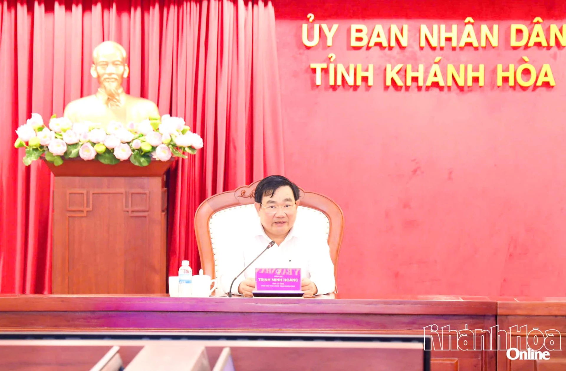 Phó Chủ tịch UBND tỉnh Trịnh Minh Hoàng kết luận cuộc họp.