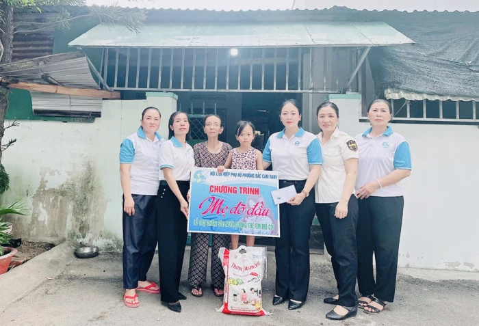 Hội Liên hiệp Phụ nữ phường Bắc Cam Ranh nhận đỡ đầu 10 trẻ em mồ côi