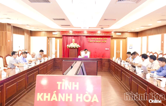 Phó Chủ tịch UBND tỉnh Trịnh Minh Hoàng họp về công tác bồi thường, giải phóng mặt bằng các dự án