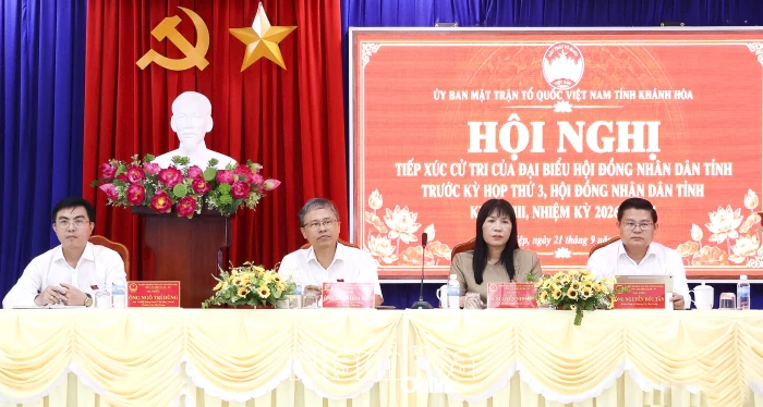 Phó Chủ tịch UBND tỉnh Trần Hòa Nam tiếp xúc cử tri xã Suối Hiệp