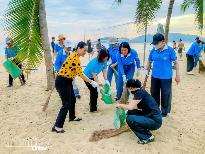 Khẩn trương triển khai các nhiệm vụ bảo vệ môi trường