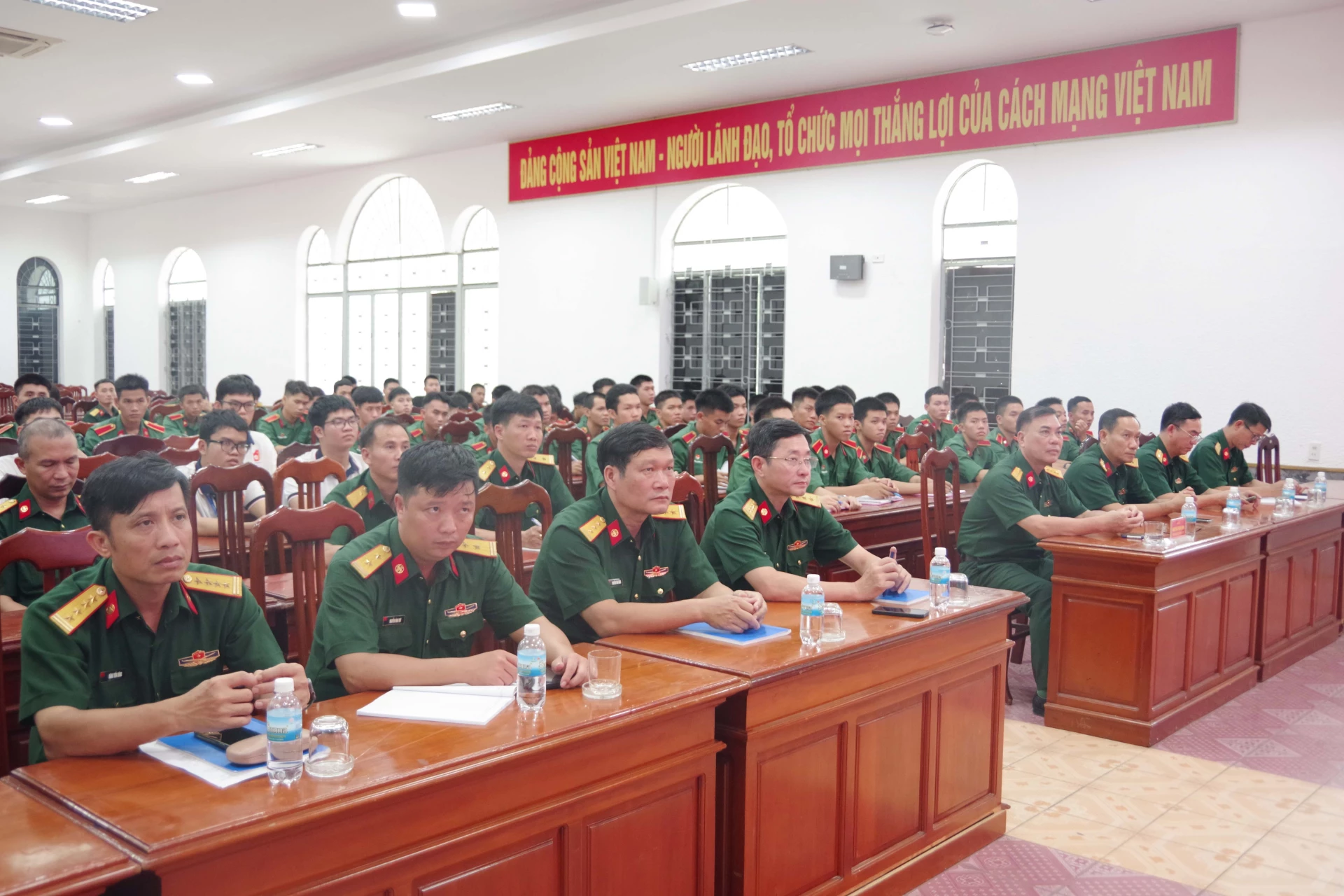 Đại biểu dự khai mạc hội thi.