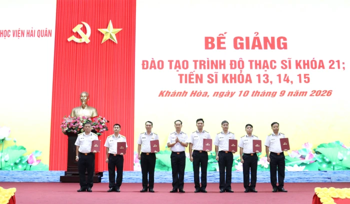 Học viện Hải quân bế giảng các khóa đào tạo thạc sĩ, tiến sĩ