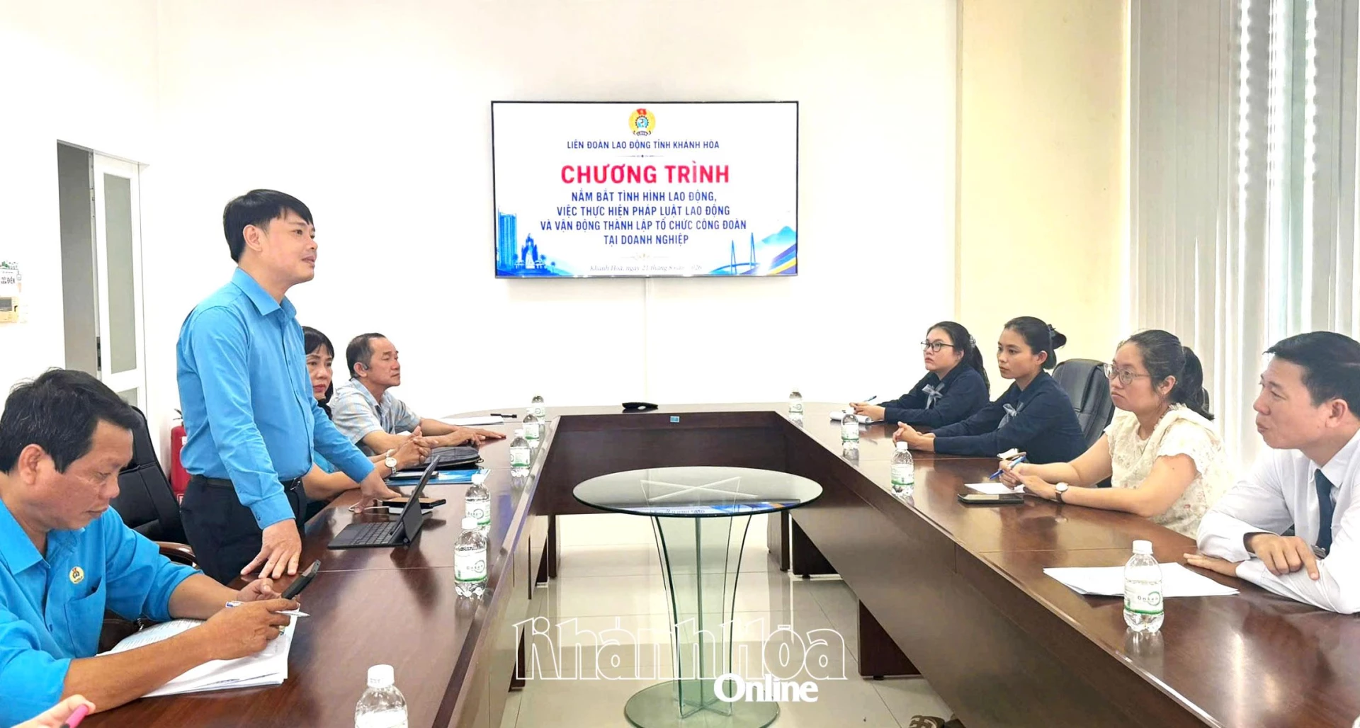 Ông Bùi Hoài Nam trực tiếp nắm bắt, khảo sát vận động Công ty Cổ phần Toyota Nha Trang thành lập công đoàn cơ sở.
