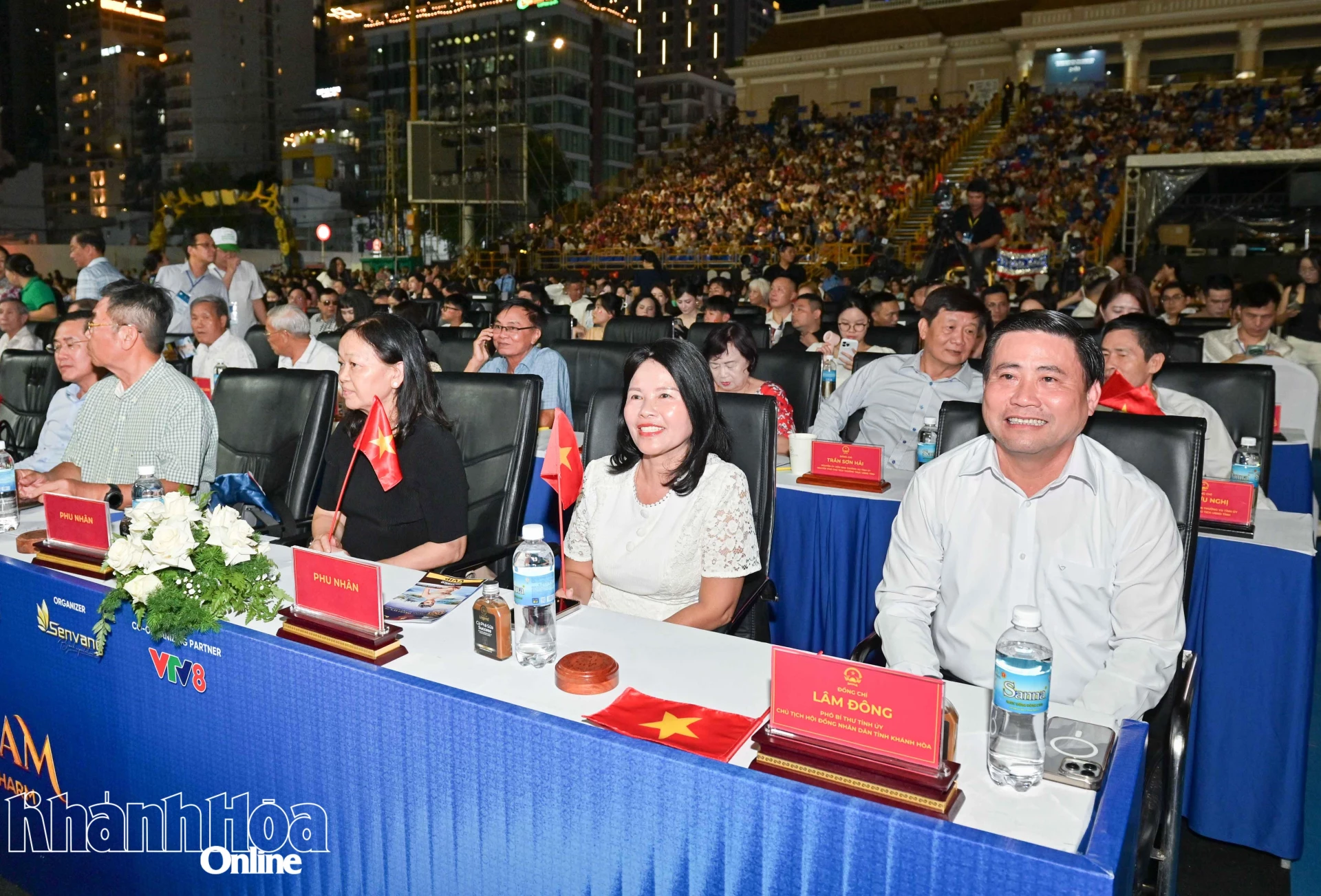 Chairman of Peoples Council of Khanh Hoa Province Lam Dong and delegates attend the final night 


