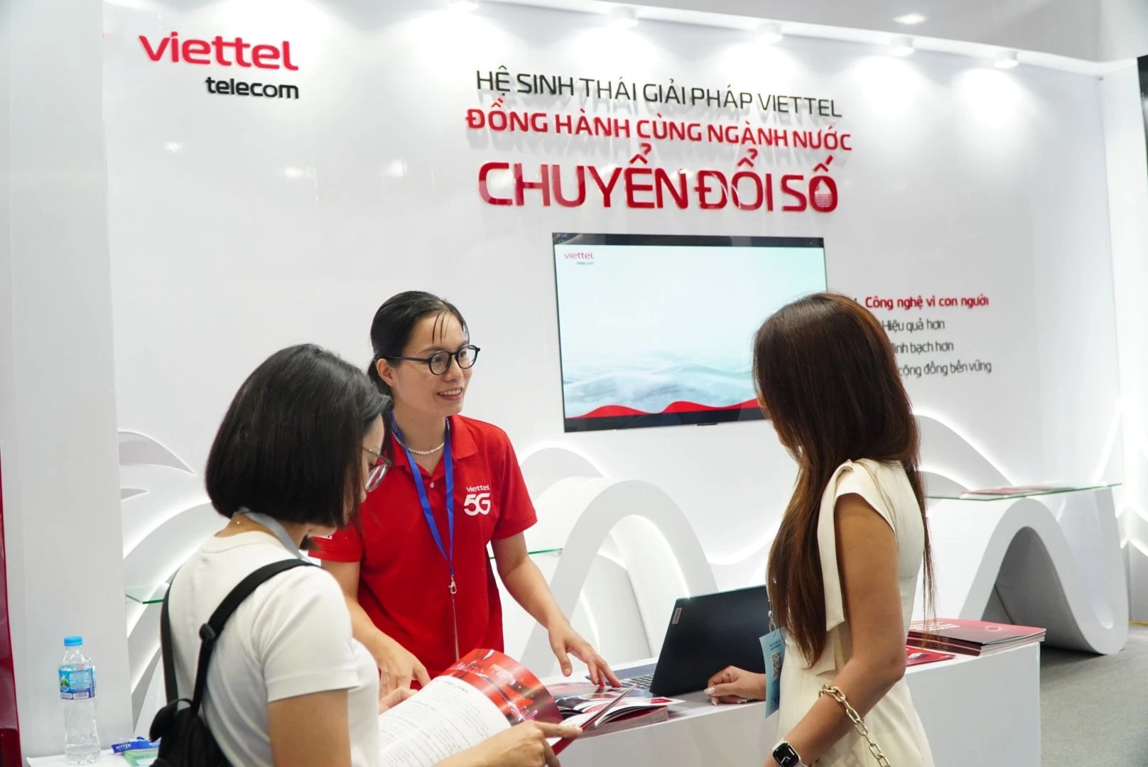 Viettel Telecom giới thiệu hệ sinh thái giải pháp số toàn diện nhằm giúp các doanh nghiệp ngành nước chuẩn hóa và đồng bộ cơ sở dữ liệu.