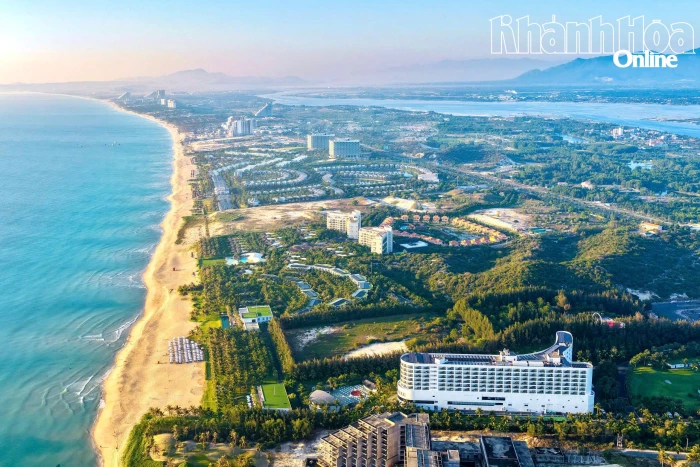 Xã Cam Lâm: Bảo vệ môi trường du lịch xanh, bền vững