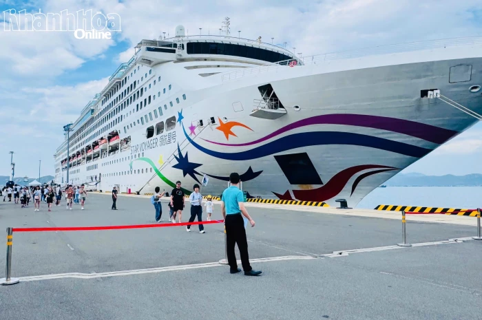 Tàu du lịch biển Star Voyager đưa gần 1.200 khách khám phá du lịch Khánh Hòa