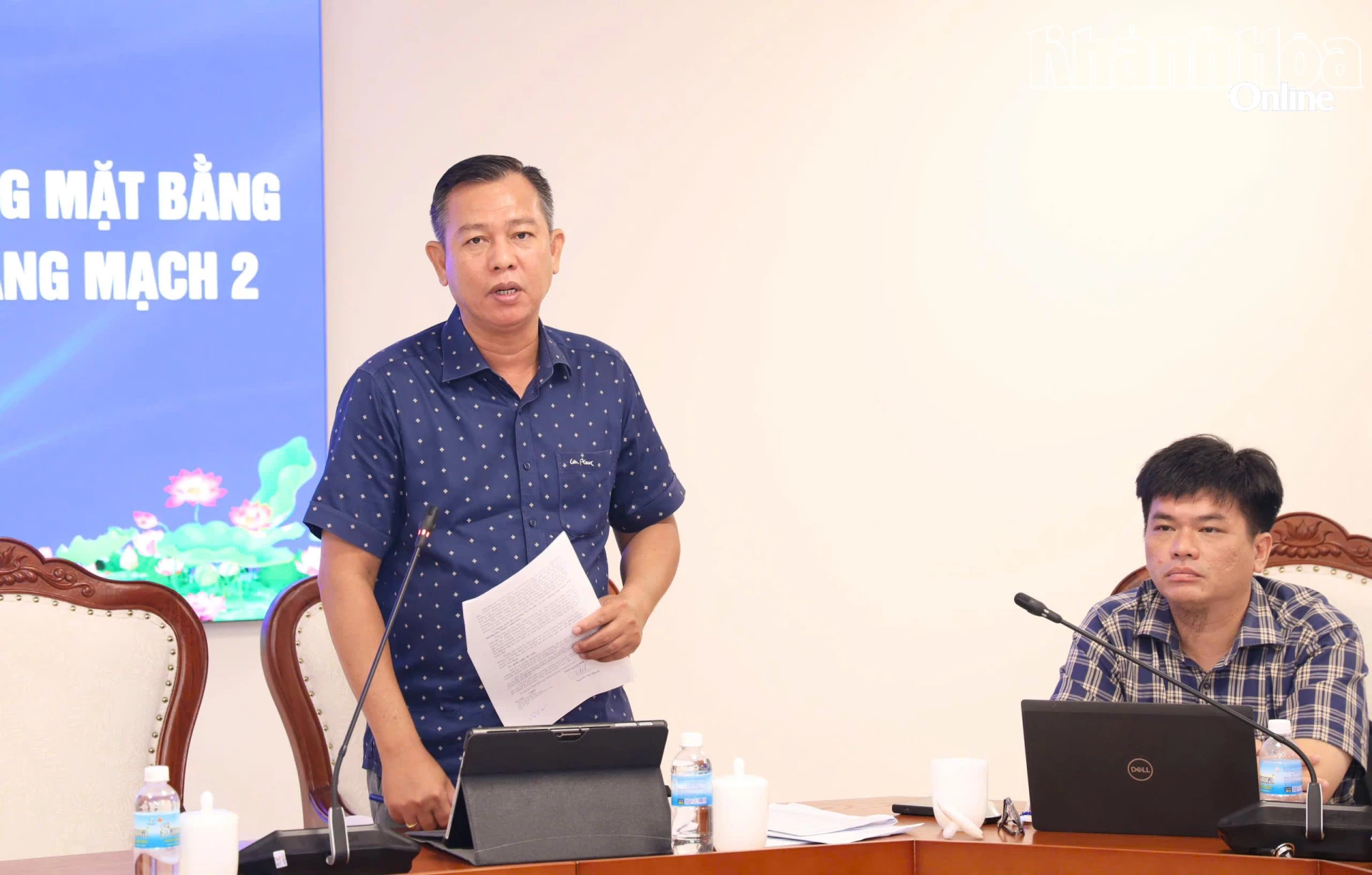 Lãnh  đạo  Trung  tâm  Phát  triển  qũy  đất Khánh Hòa phát  biểu ý kiến