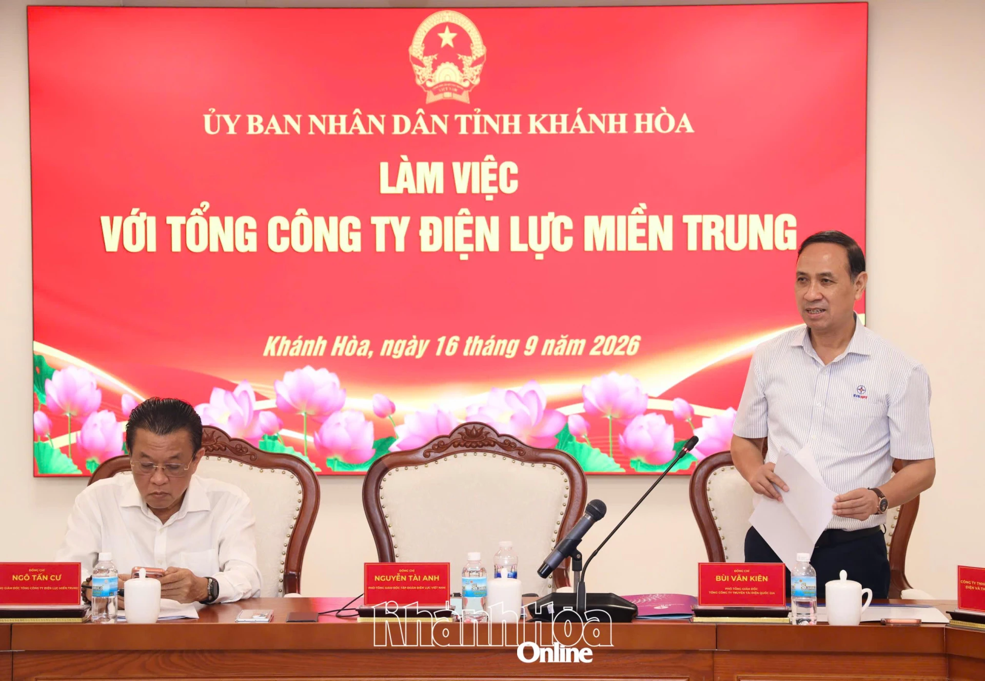 Lãnh  đạo Tổng Công  ty Truyền tải  điện quốc gia phát biểu ý kiến