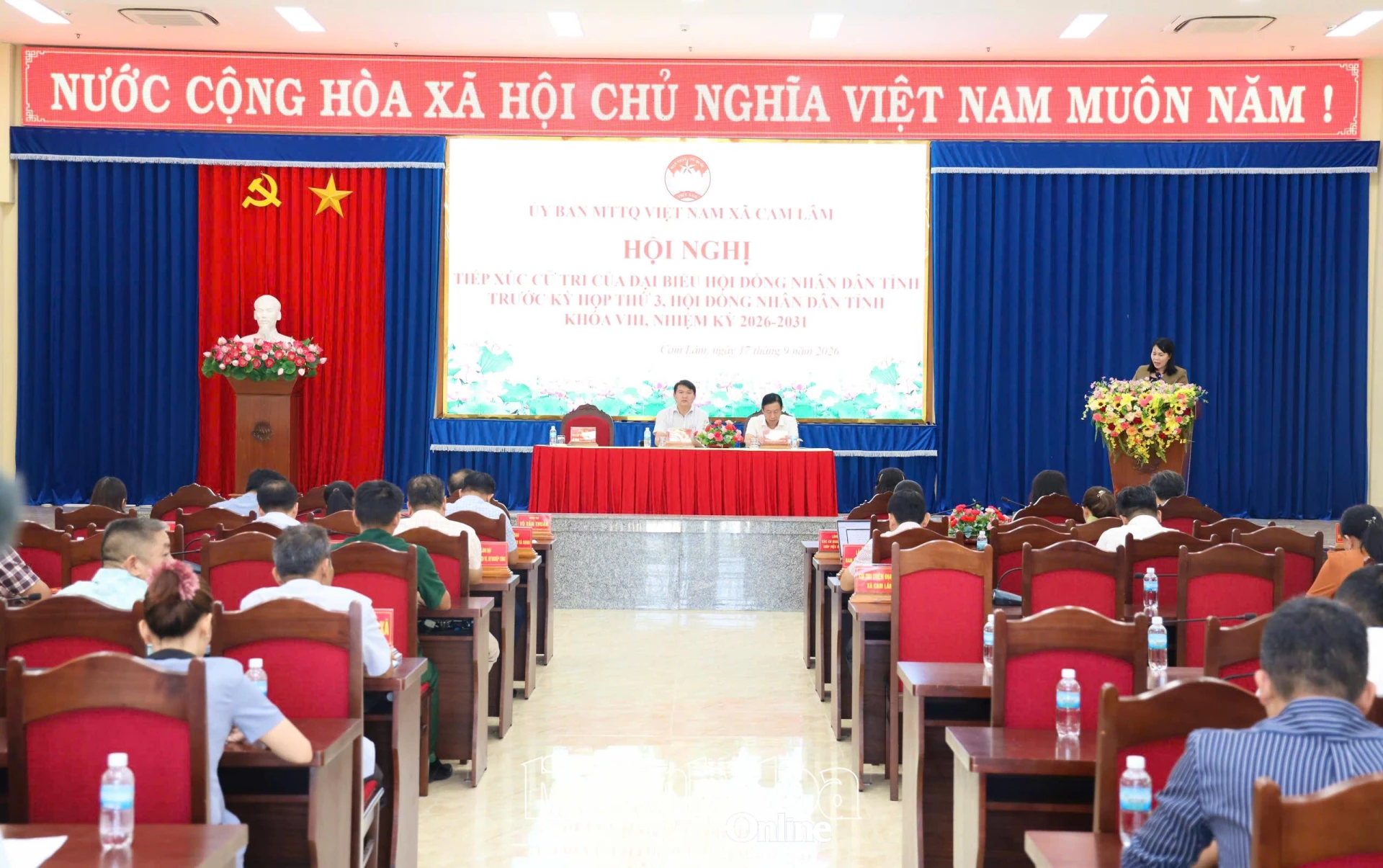 Quang cảnh hội nghị tiếp xúc cử tri