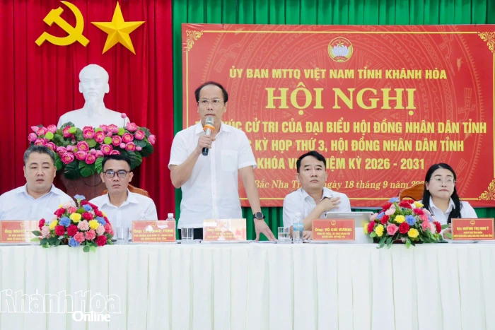 Phó Bí thư Tỉnh ủy, Chủ tịch Ủy ban MTTQ Việt Nam tỉnh Nguyễn Khắc Hà tiếp xúc cử tri phường Bắc Nha Trang