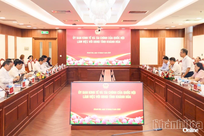 Đoàn công tác của Ủy ban Kinh tế và Tài chính của Quốc hội làm việc với UBND tỉnh Khánh Hòa