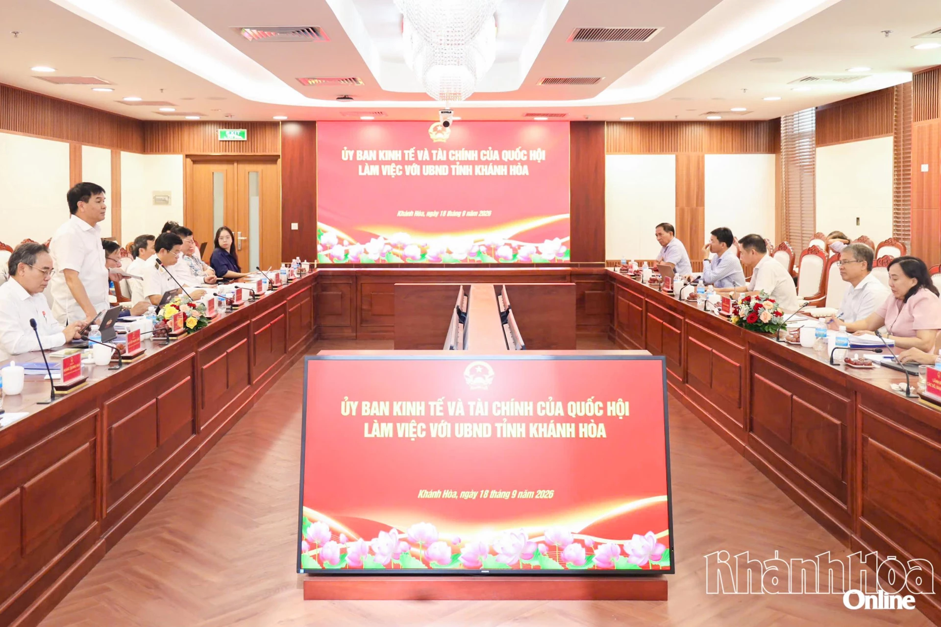 Đồng chí Nguyễn Hữu Toàn phát biểu tại buổi làm việc.