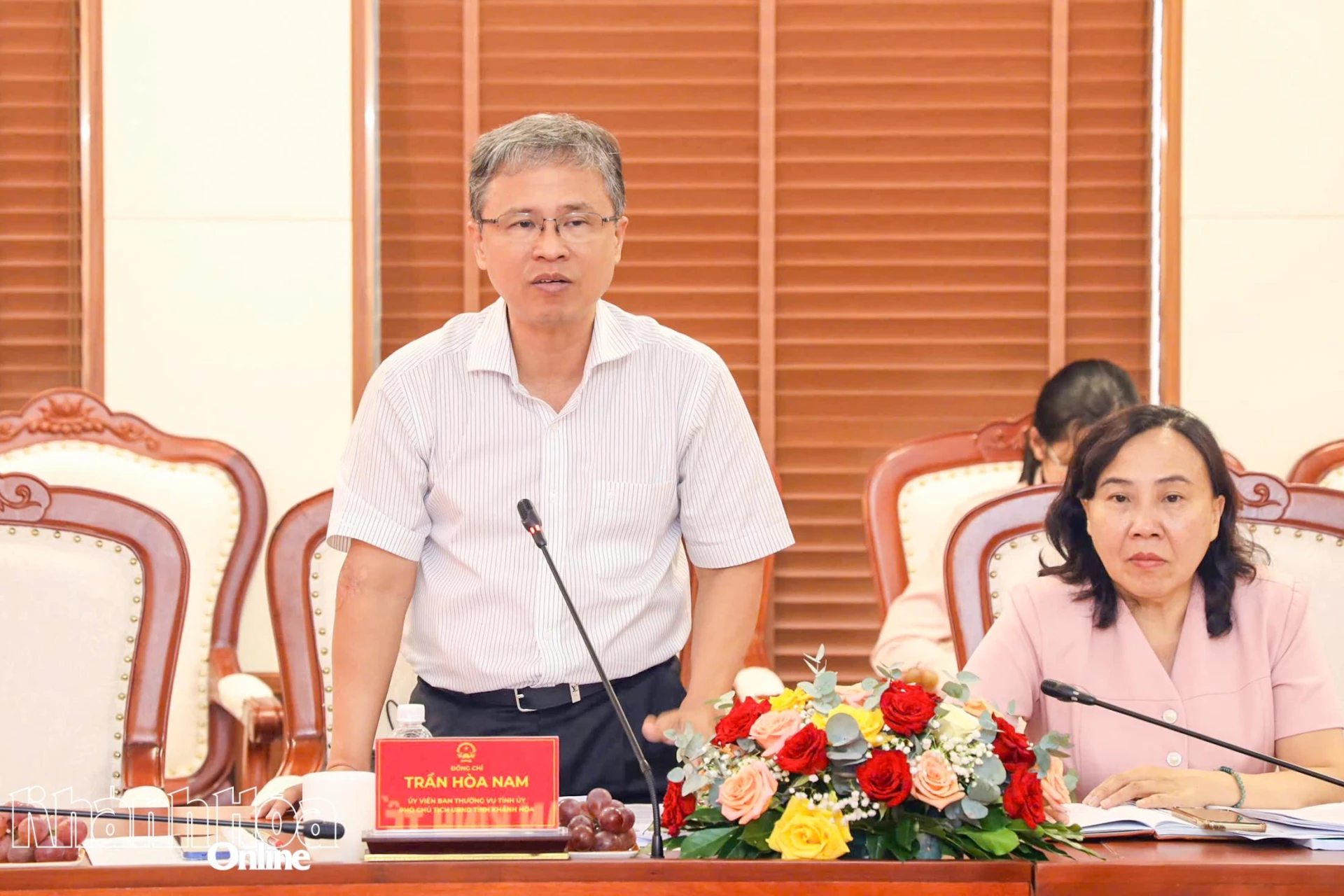 Đồng chí Trần Hòa Nam kiến nghị với đoàn công tác một số vấn đề liên quan đến kế hoạch đầu tư công và triển khai dự án thoát lũ.