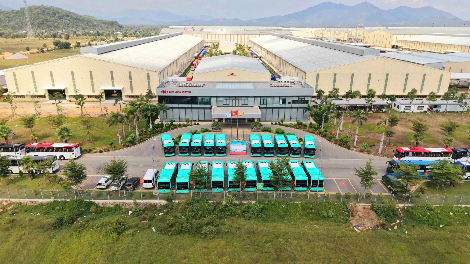 Công ty TNHH Quyết Thắng Nha trang đưa vào hoạt dđộng 20 xe buýt điện trong đợt đầu tiên