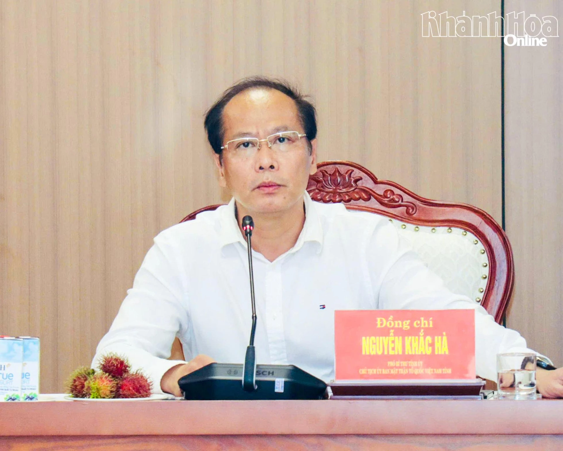 Đồng chí Nguyễn Khắc Hà chủ trì hội nghị.