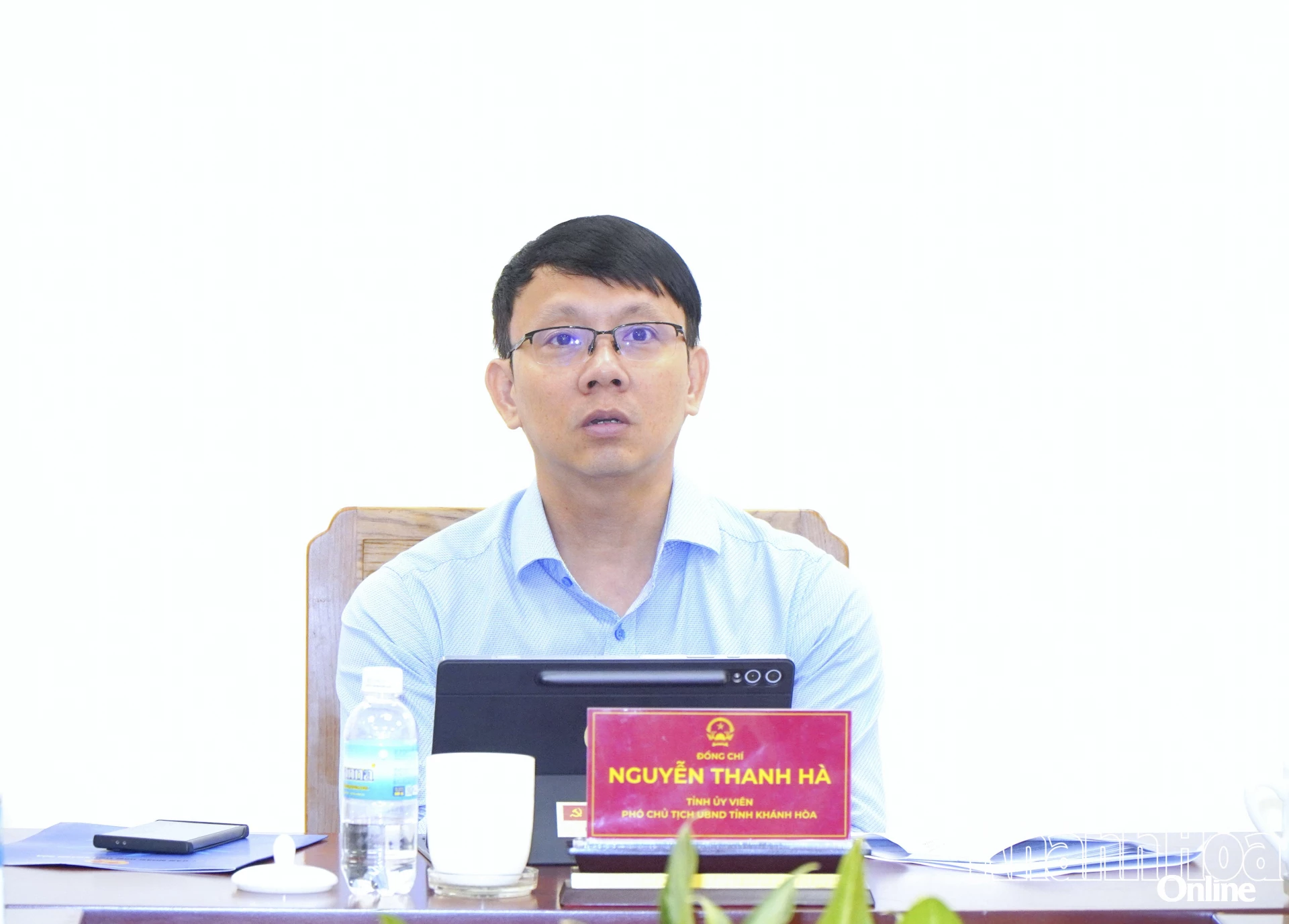 Đồng chí Nguyễn Thanh Hà phát biểu tại cuộc họp.