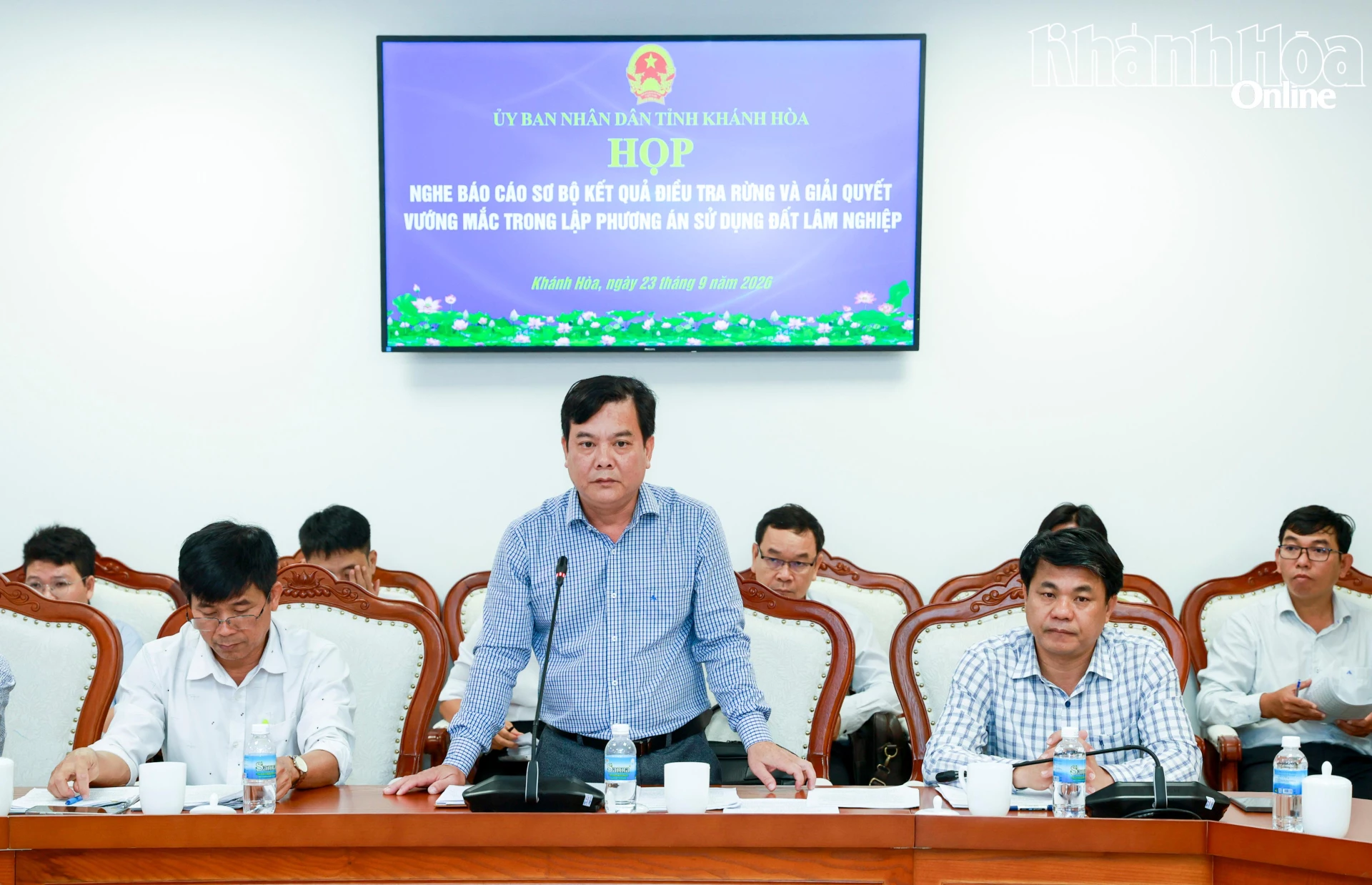 Sở Nông nghiệp và Môi trường báo cáo tại cuộc họp.