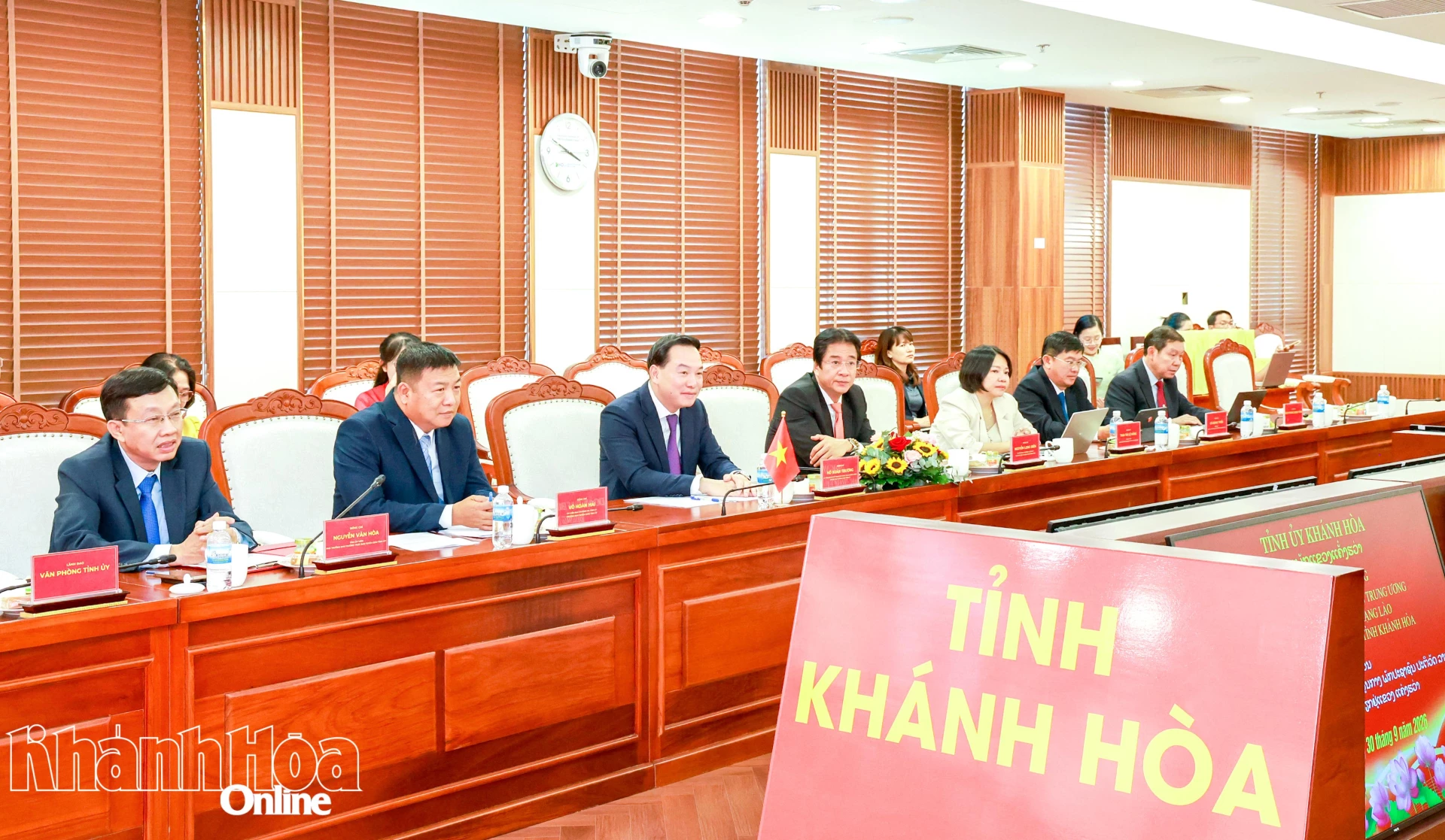 Đồng chí Hồ Xuân Trường và các đại biểu tiếp, làm việc với đoàn.