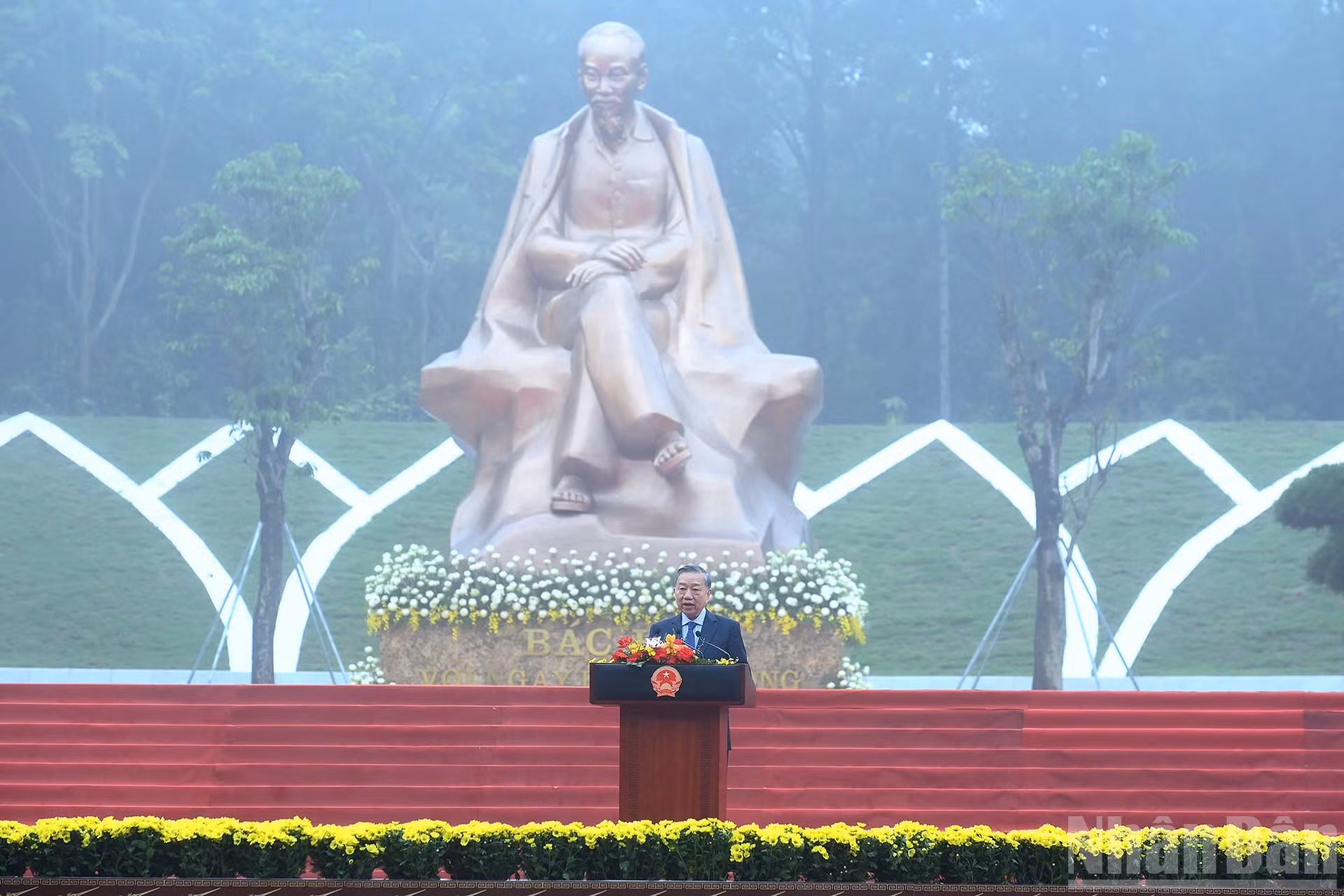 Tổng Bí thư, Chủ tịch nước Tô Lâm phát biểu tại Lễ kỷ niệm 72 năm Ngày Bác Hồ về thăm Đền Hùng và khánh thành Tượng đài “Bác Hồ với ngày hội non sông”.
