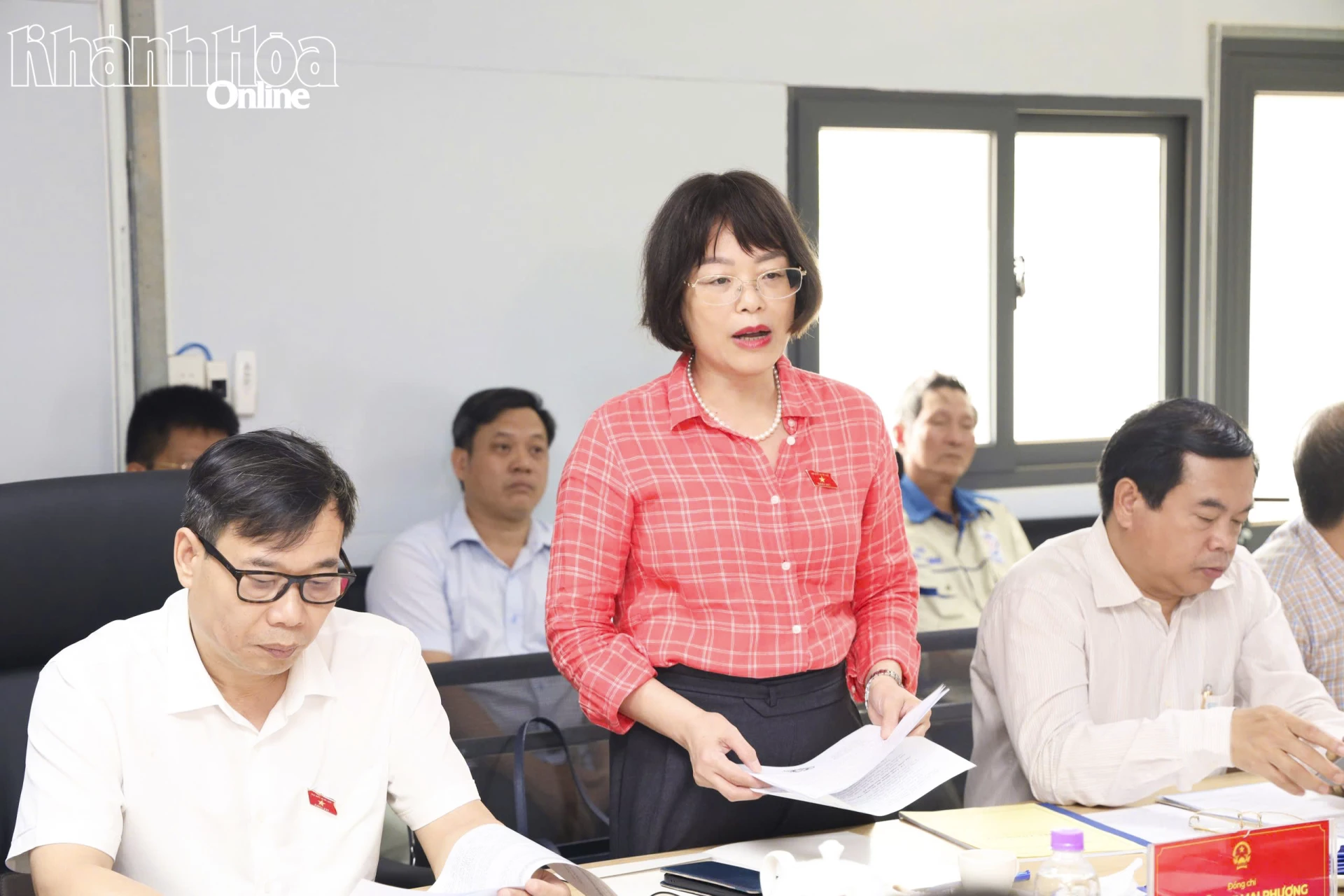 Phó Chủ nhiệm Ủy ban Khoa học, Công nghệ và Môi trường Nguyễn Thị Mai Phương phát biểu ý kiến. 