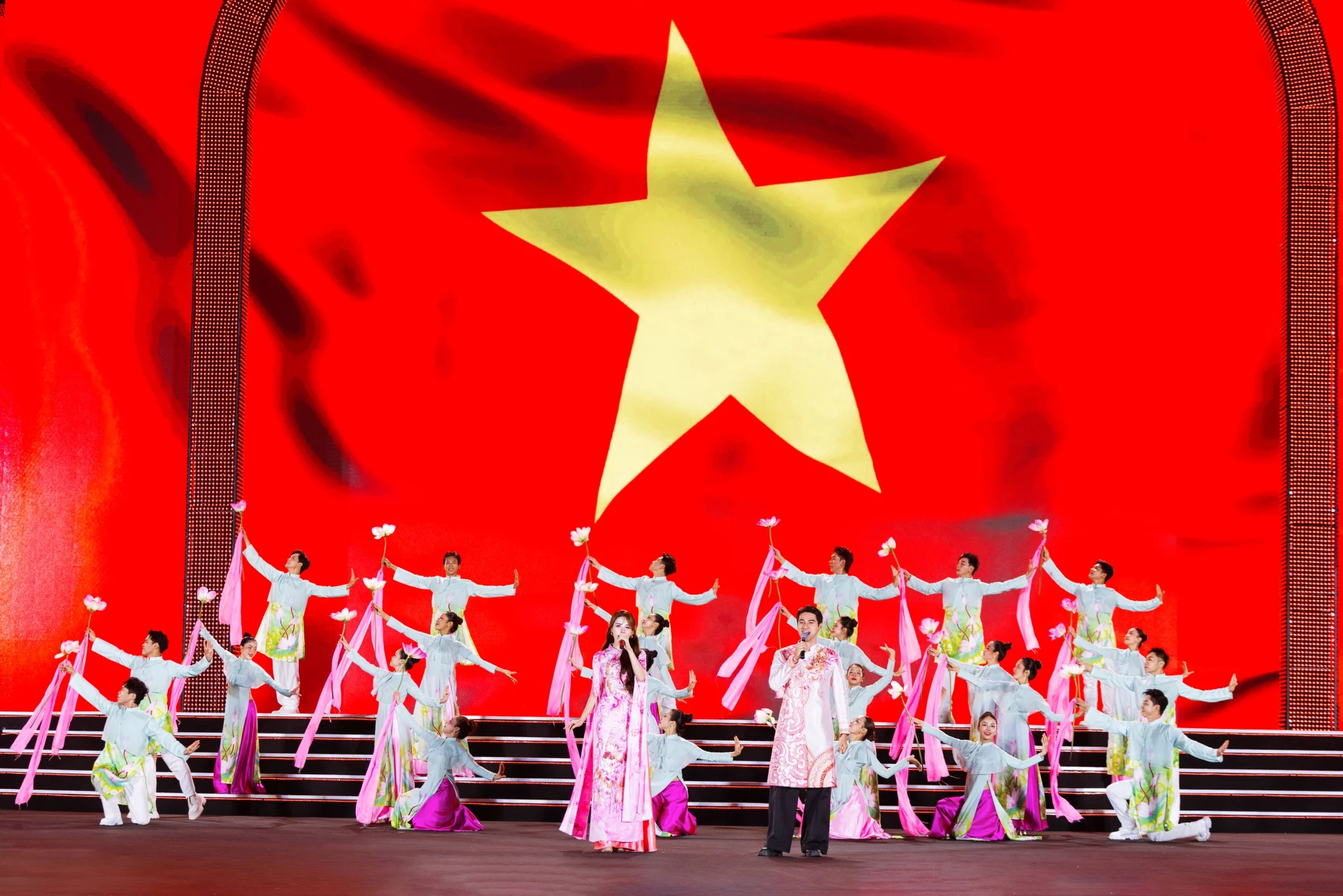 Performance of Strong Vietnam