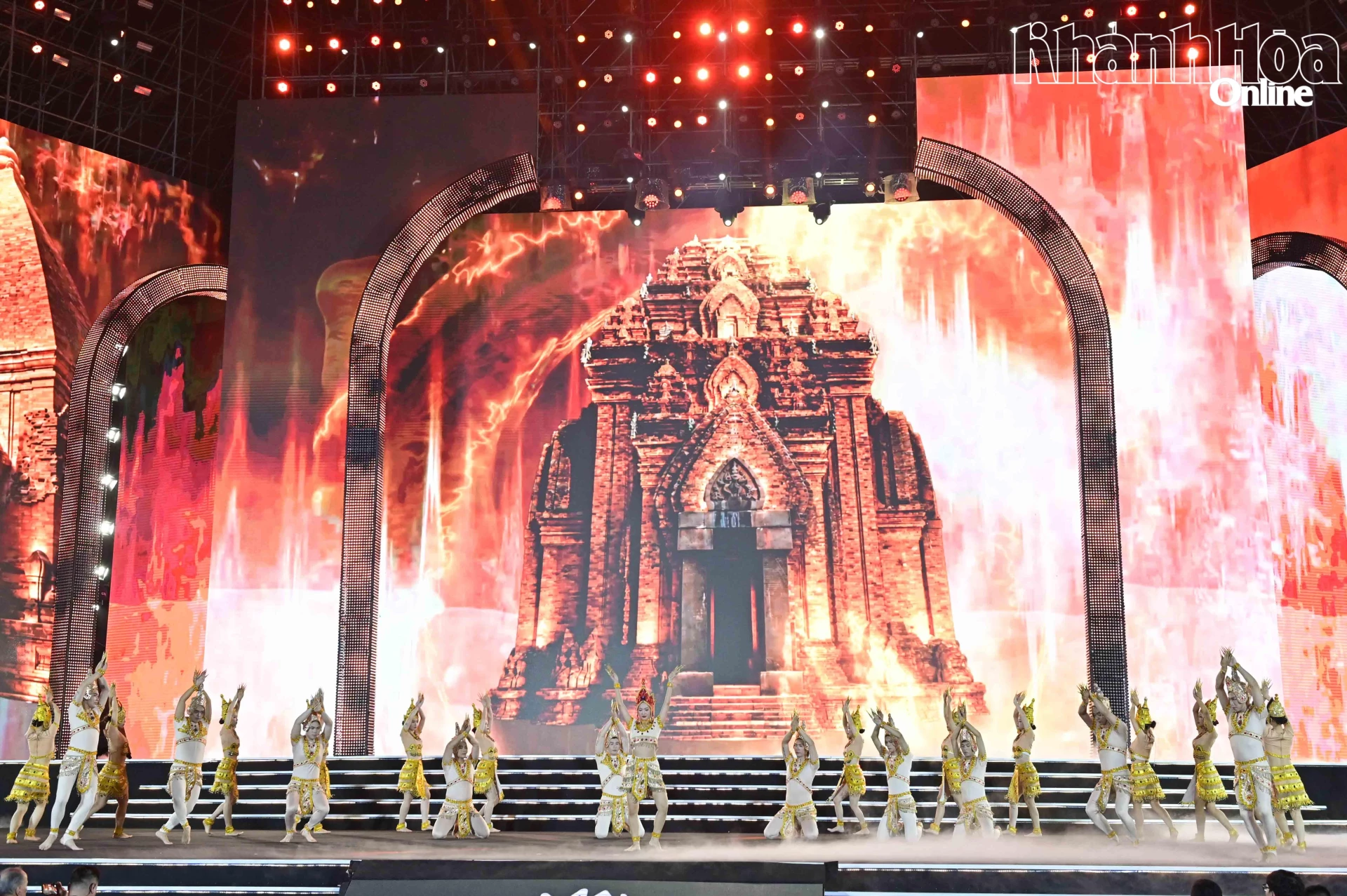 Cham dance performance opening Miss World 2026 final night

