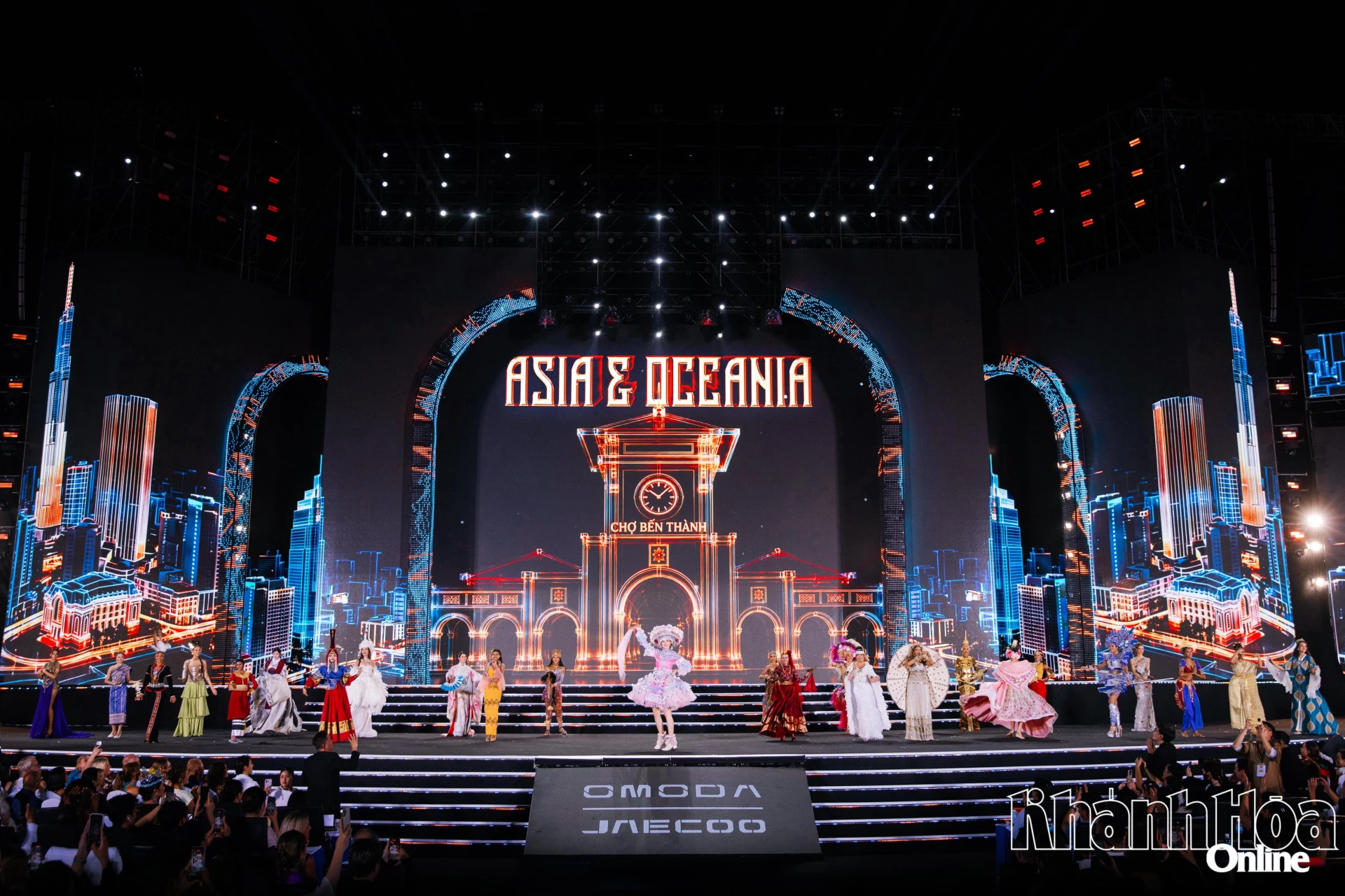 Vietnams representative performs with other contestants of Asia & Oceania 

