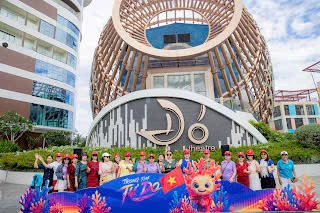 Đông đảo du khách ghé tới Libera Nha Trang trong dịp lễ 2-9 để hòa mình vào không khí lễ hội nơi đây.