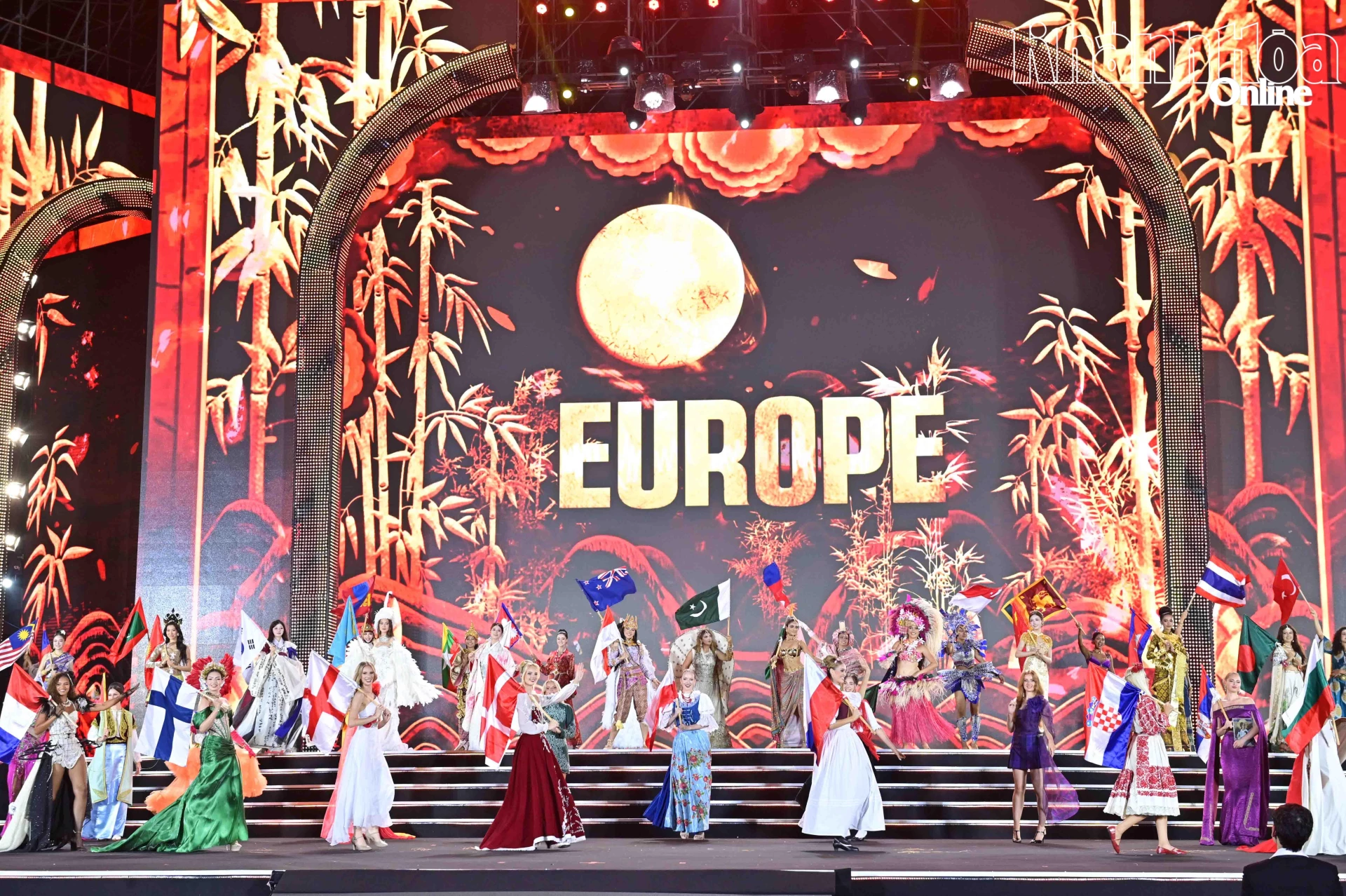 European contestants perform with traditional costumes
