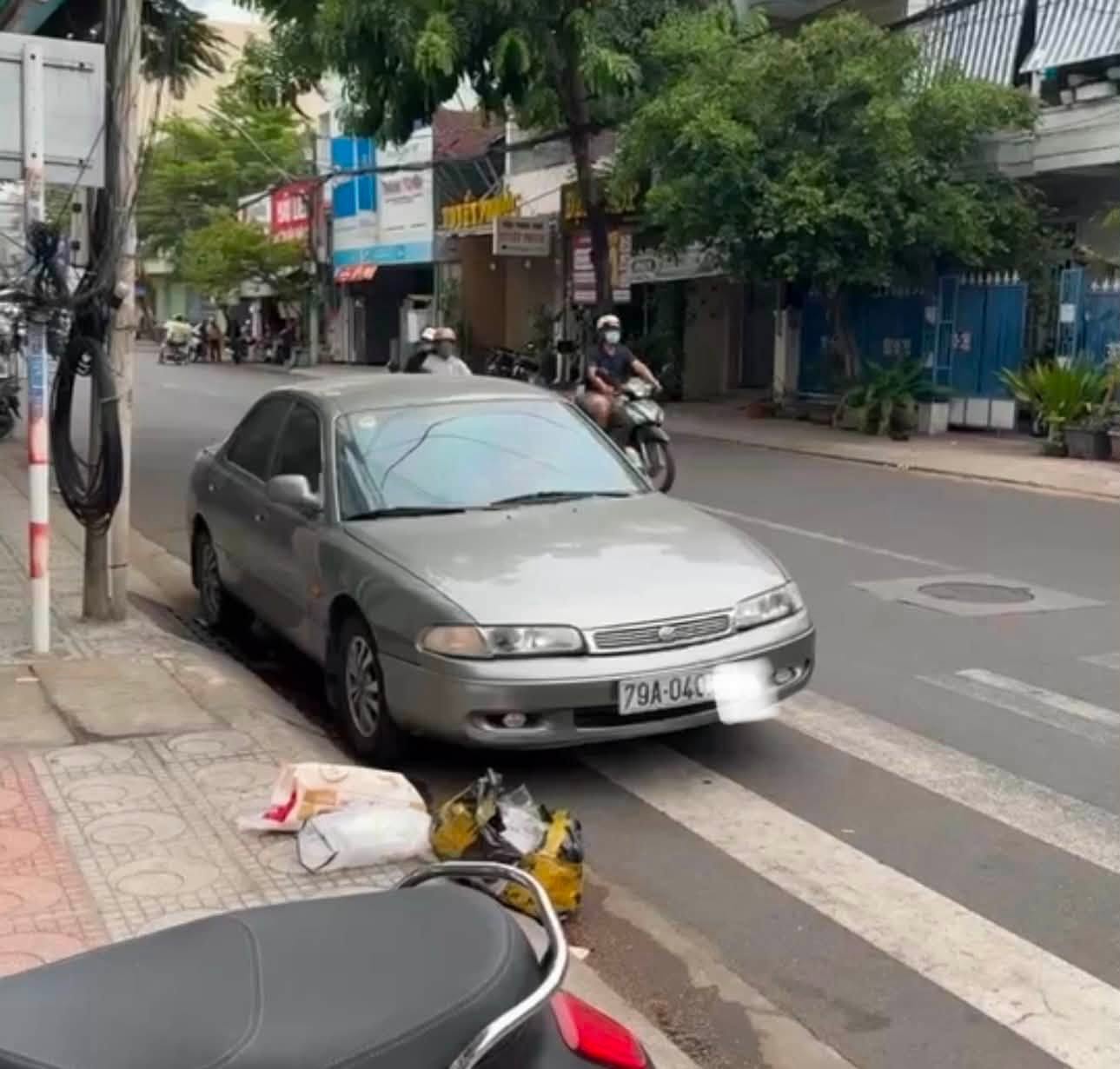Xe ô tô đỗ sai quy định