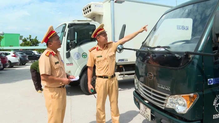 Cảnh báo nguy cơ vi phạm pháp luật khi chậm thực hiện thủ tục đăng ký, kiểm định xe