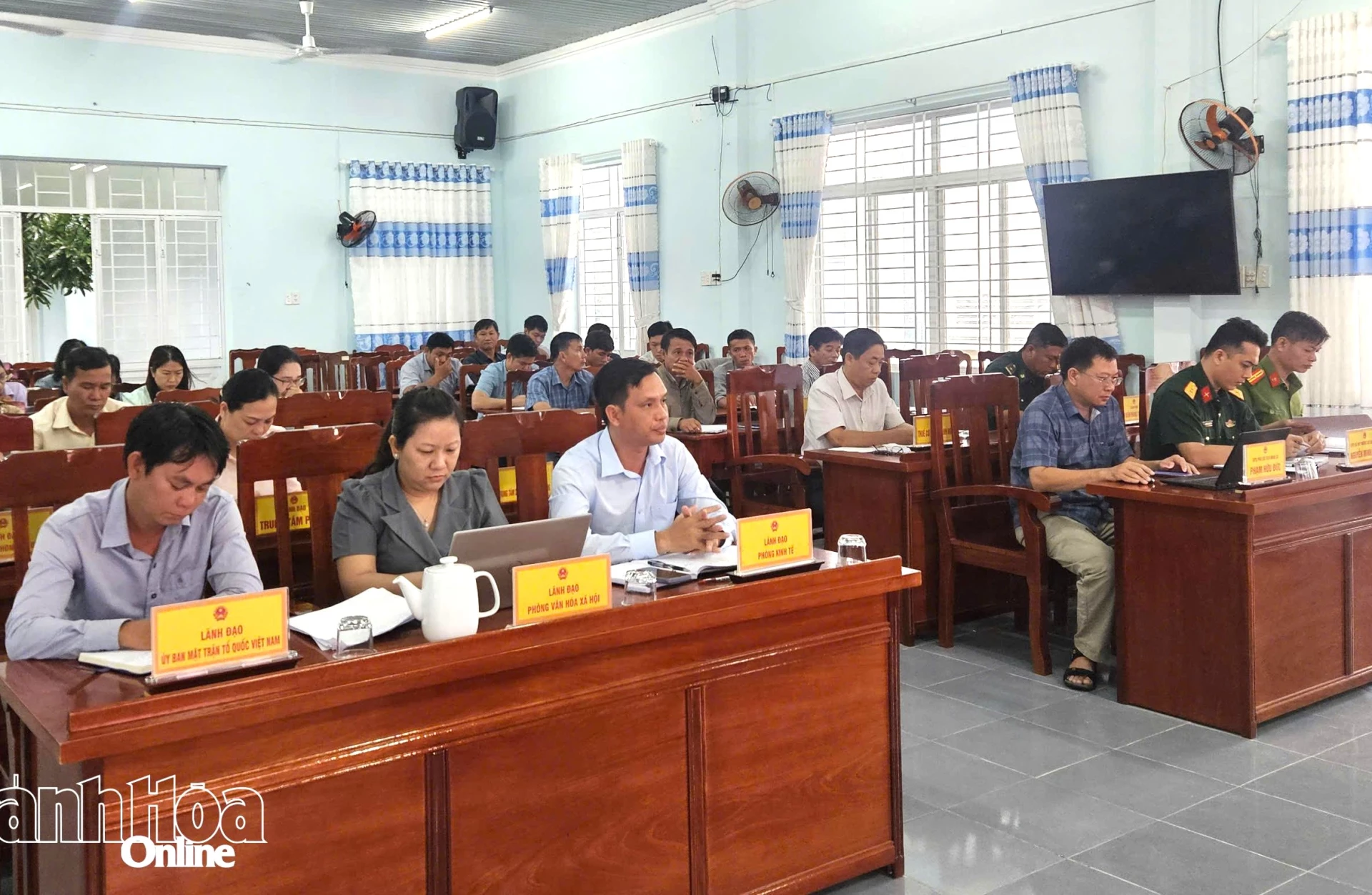 Các đại biểu tham dự hội nghị.