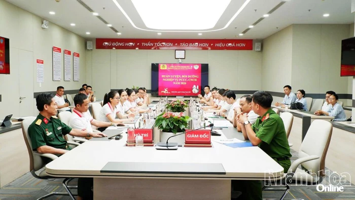 Huấn luyện nghiệp vụ phòng cháy chữa cháy và cứu nạn, cứu hộ tại Viettel Khánh Hòa