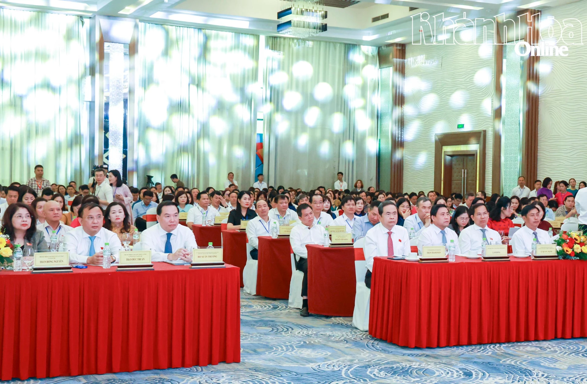 Chủ tịch Quốc hội Trần Thanh Mẫn và các đại biểu dự hội nghị.