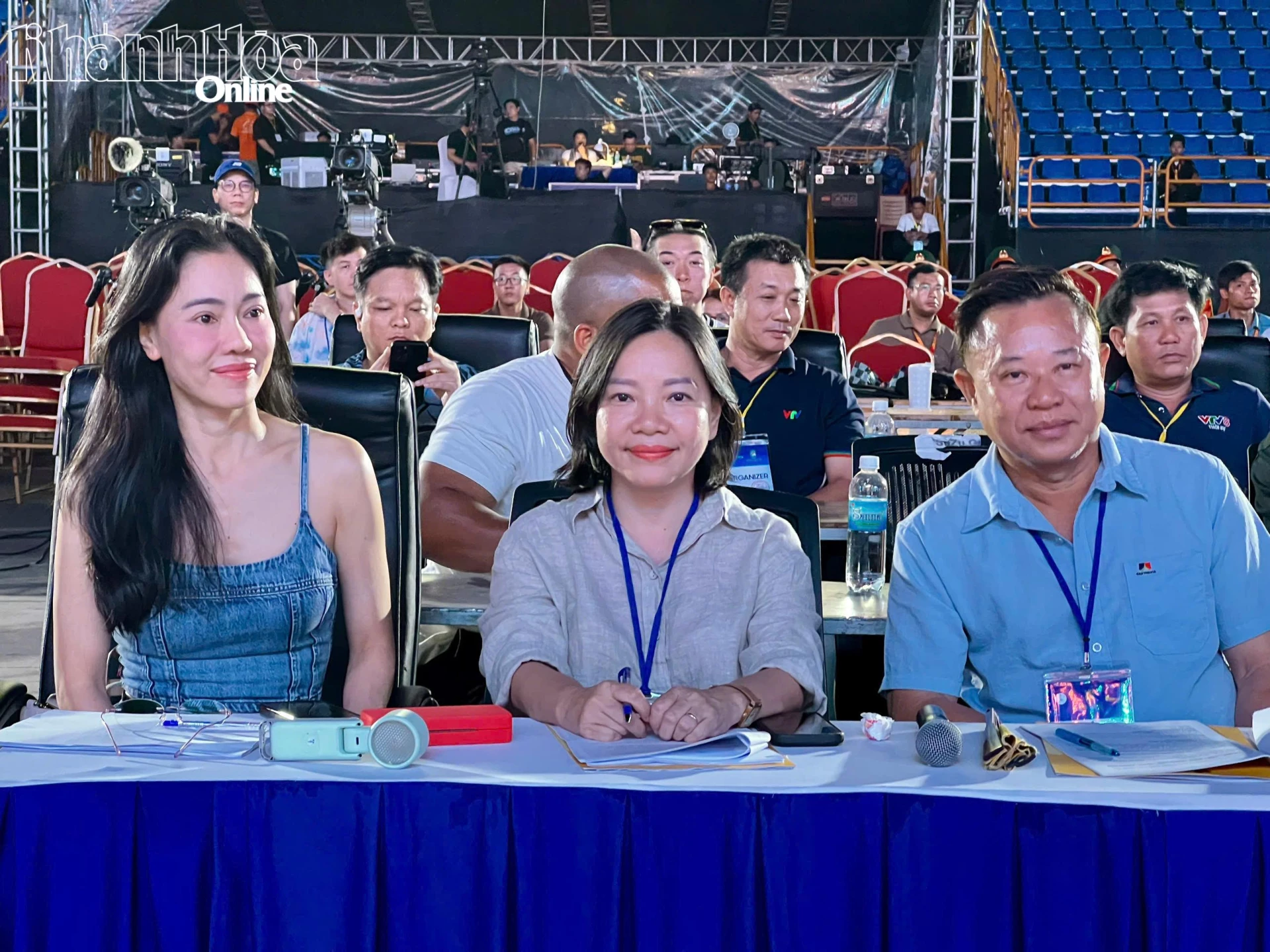  Lãnh đạo Sở Văn hóa, Thể thao và Du lịch đến dự và góp ý cho chương trình.