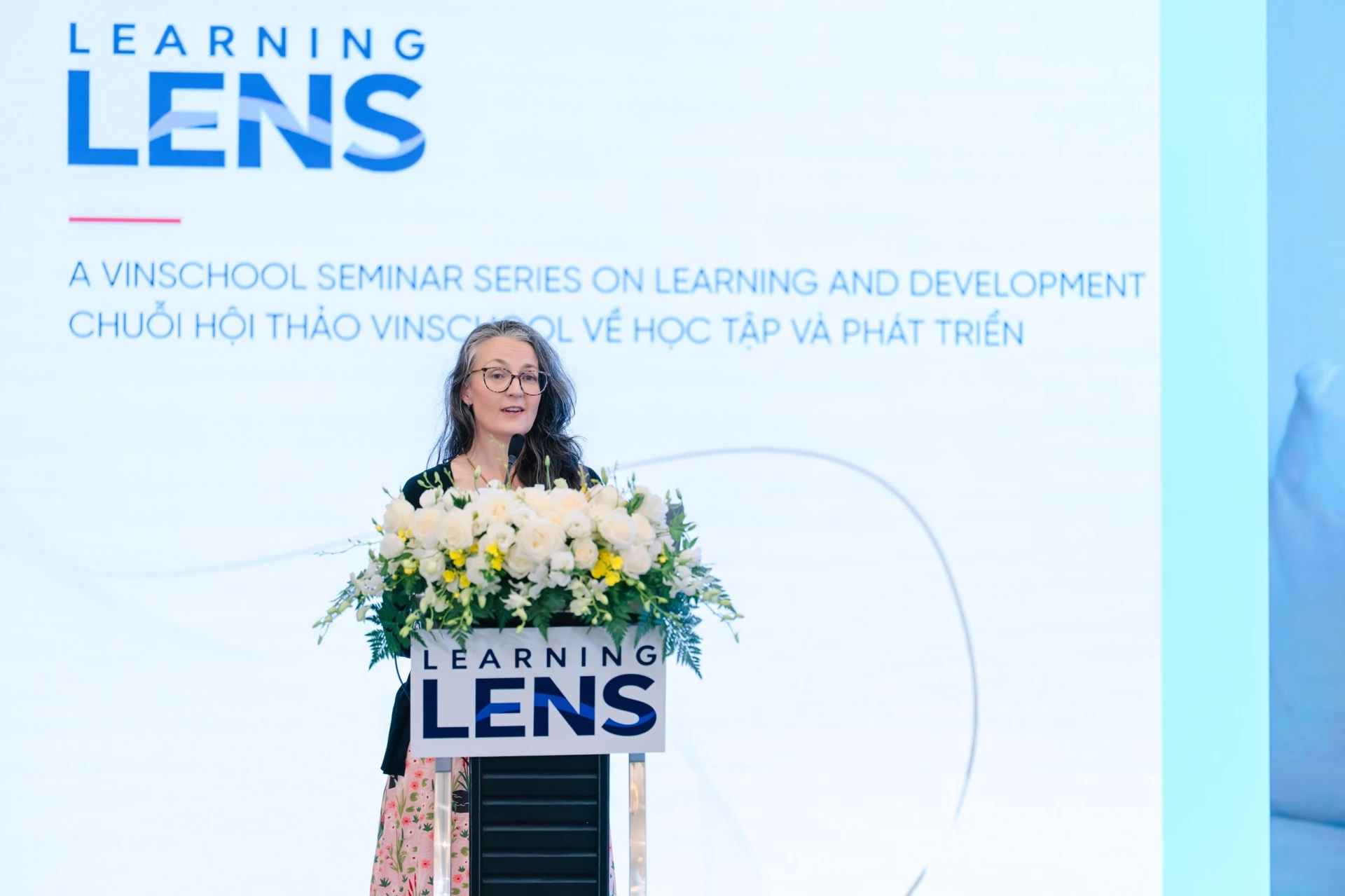 Theo Jocelyn Brewer, với trẻ nhỏ, cha mẹ cần tập trung xây dựng những thói quen sử dụng công nghệ lành mạnh, thay vì chỉ đặt ra các giới hạn về thời gian sử dụng thiết bị.
