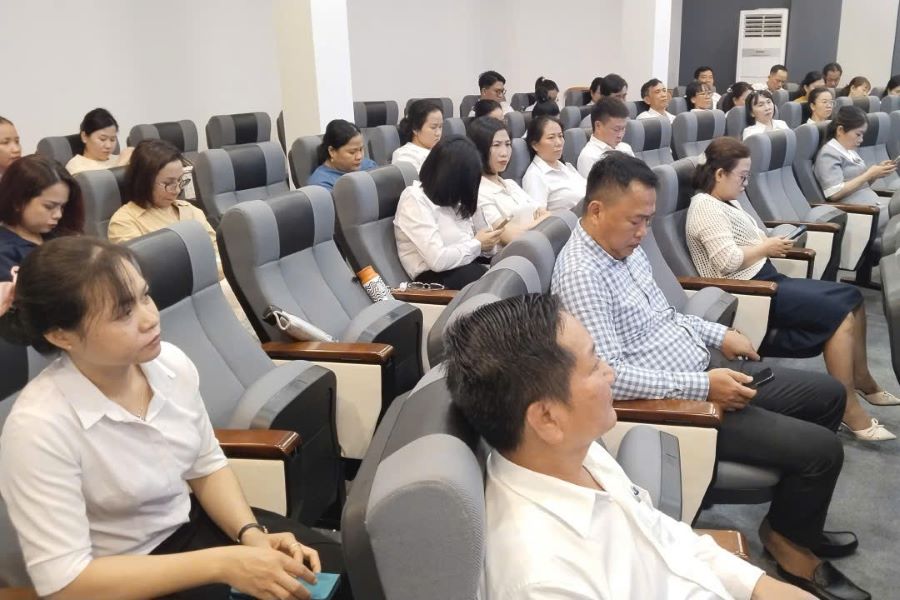 Các đại biểu tham dự buổi sinh hoạt.