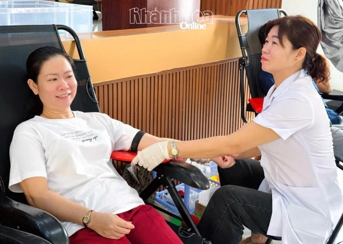 Hơn 200 người dân phường Đông Ninh Hòa tham gia hiến máu tình nguyện