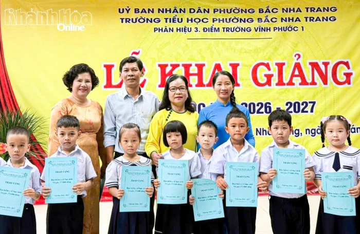 Trao yêu thương, tiếp sức đến trường