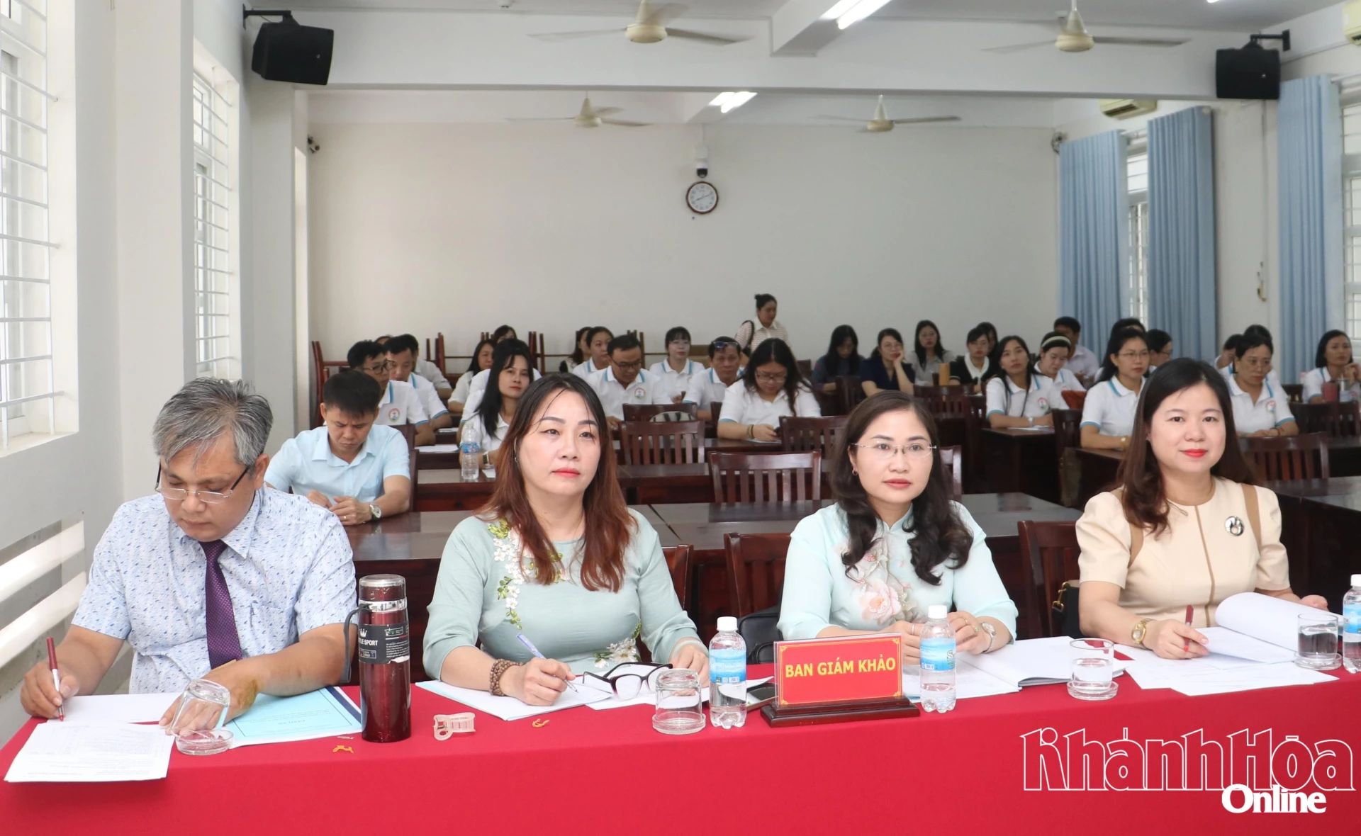 Ban giám khảo hội thi.