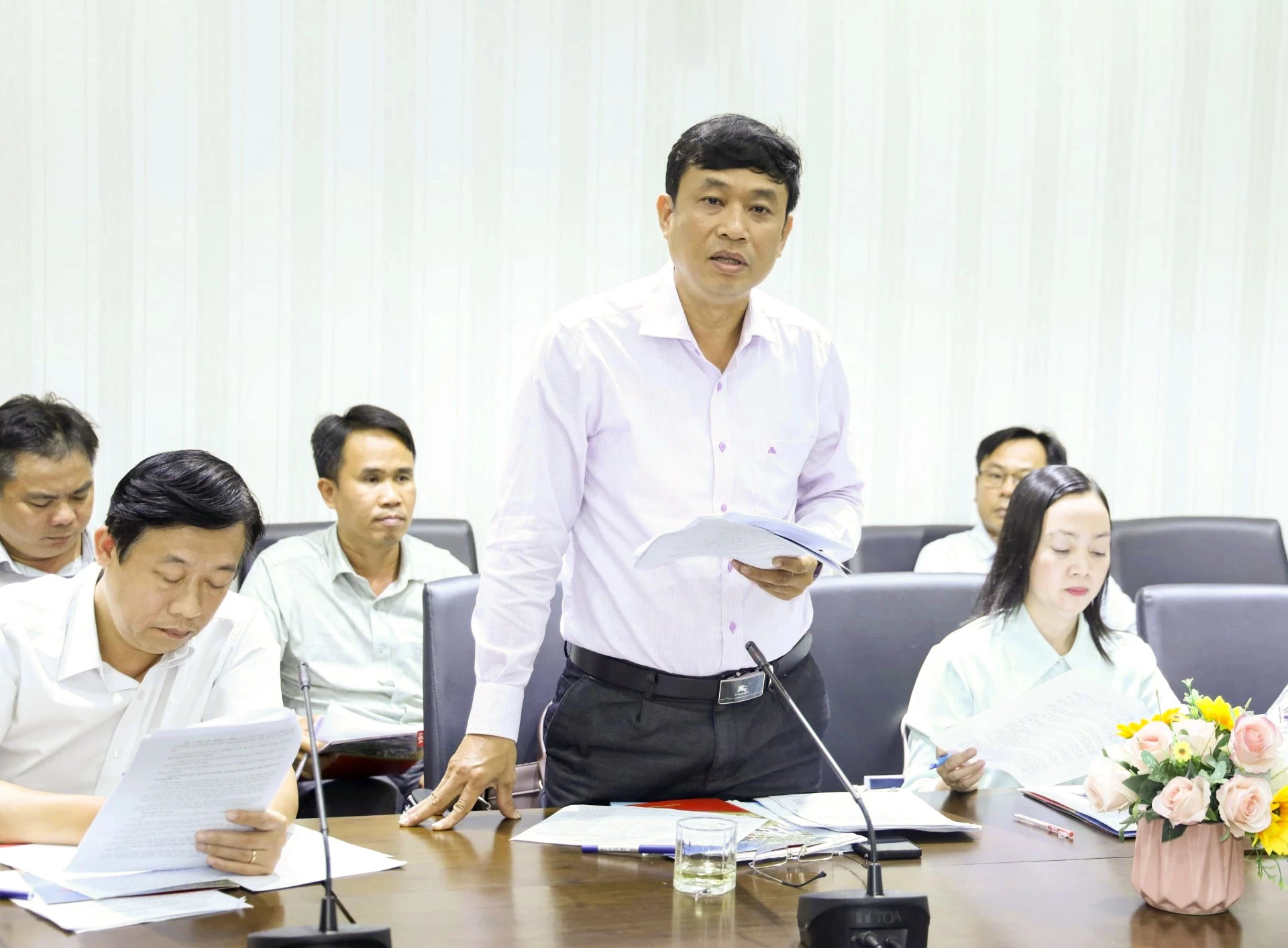 Lãnh đạo Ban Kinh tế - Ngân sách HĐND tỉnh phát biểu tại cuộc giám sát.