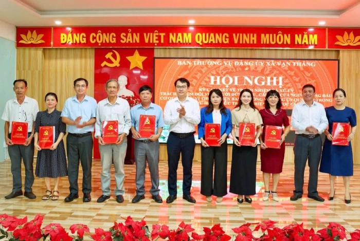 Đảng ủy xã Vạn Thắng tổ chức ký cam kết trách nhiệm người đứng đầu, cấp phó của người đứng đầu