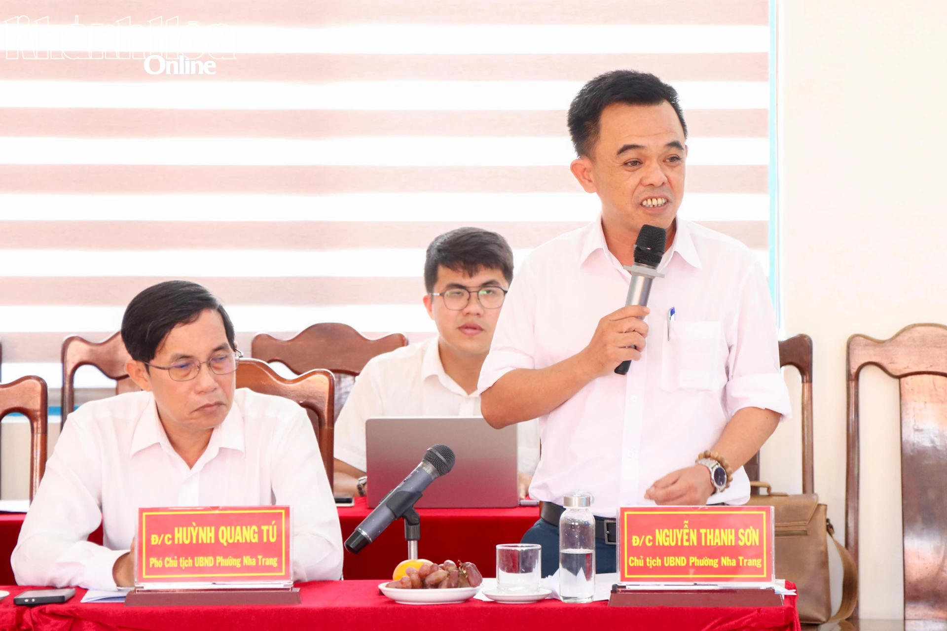 Lãnh đạo UBND phường Nha Trang phát biểu tại buổi làm việc.