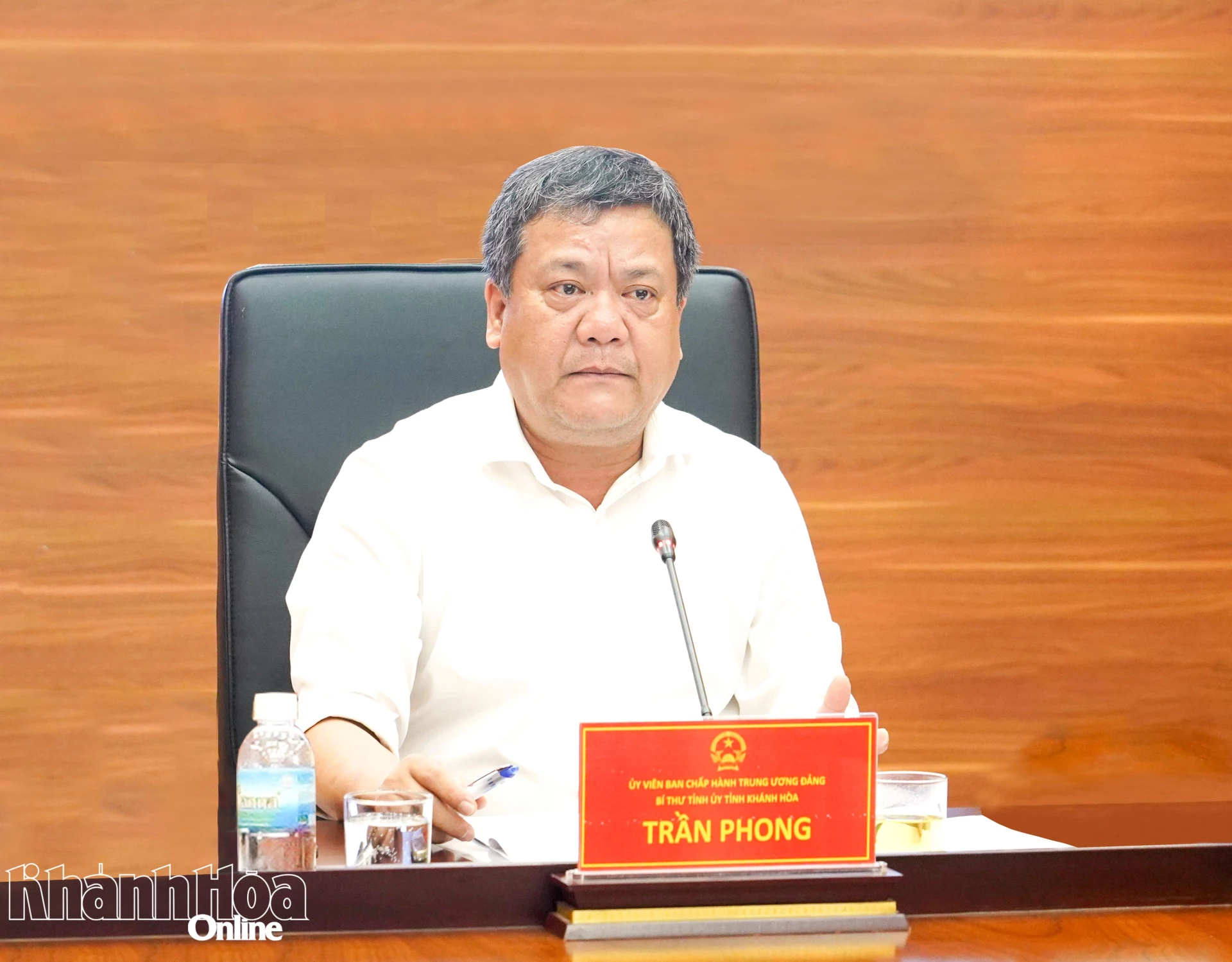 Đồng chí Trần Phong - Bí thư Tỉnh ủy chủ trì tiếp công dân.