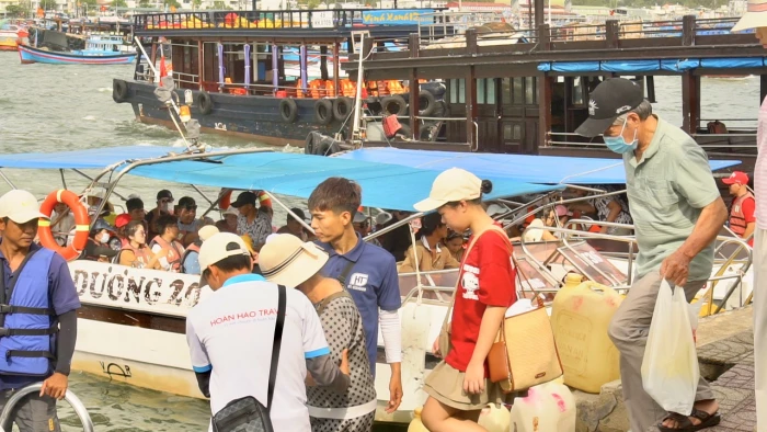 [Video] Rộn ràng tour tham quan biển, đảo kỳ nghỉ lễ 2-9